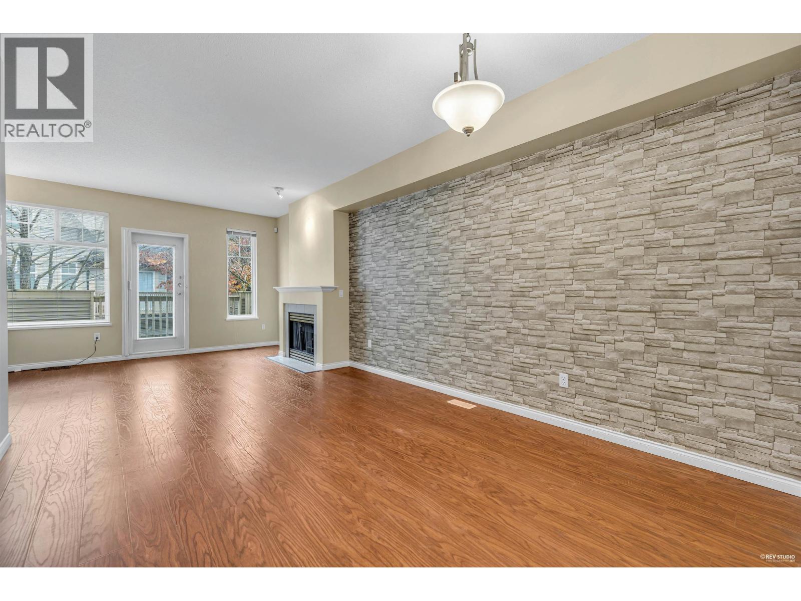 88 3711 ROBSON COURT, Richmond