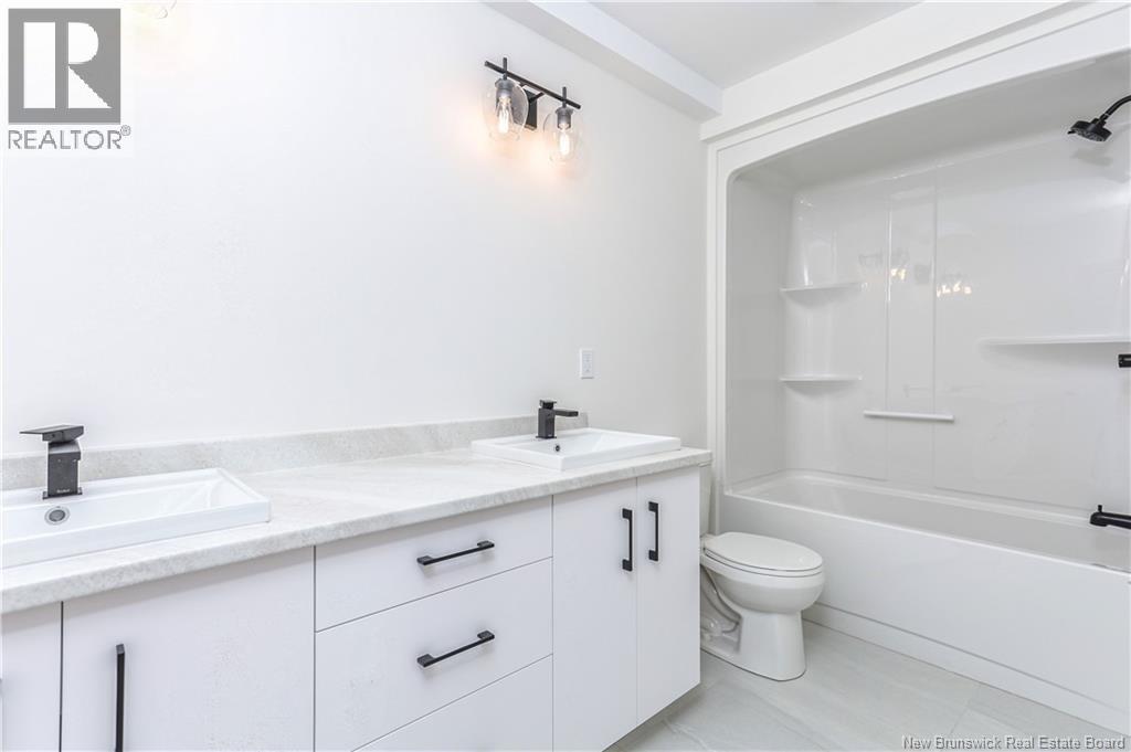 199 Runneymeade Road - 18