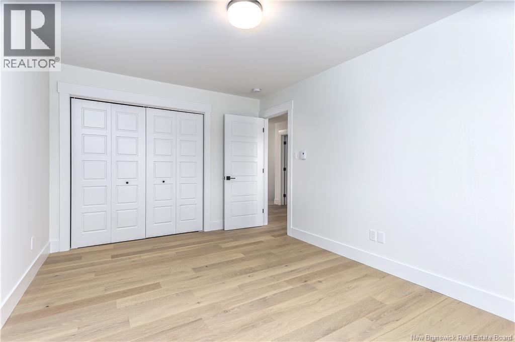 199 Runneymeade Road - 20
