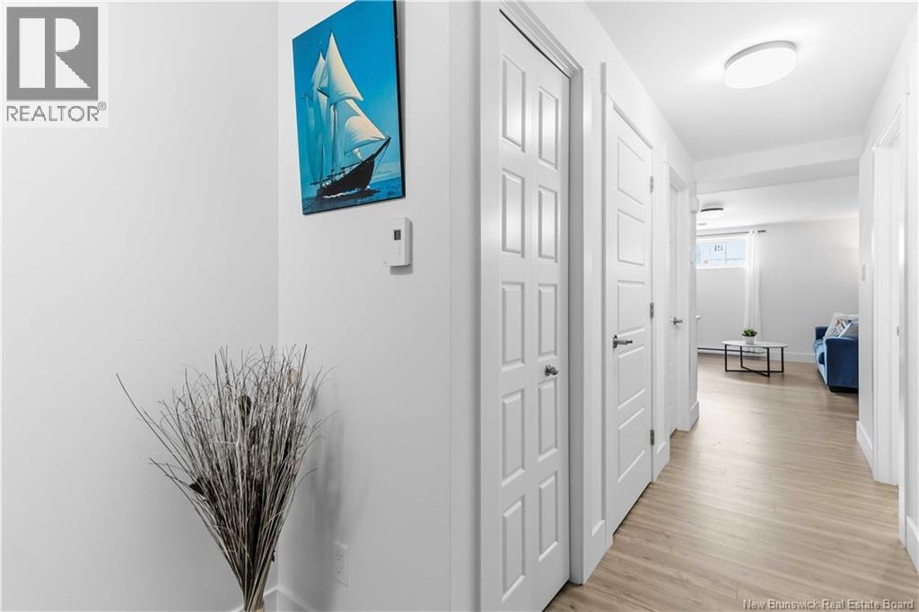199 Runneymeade Road - 28