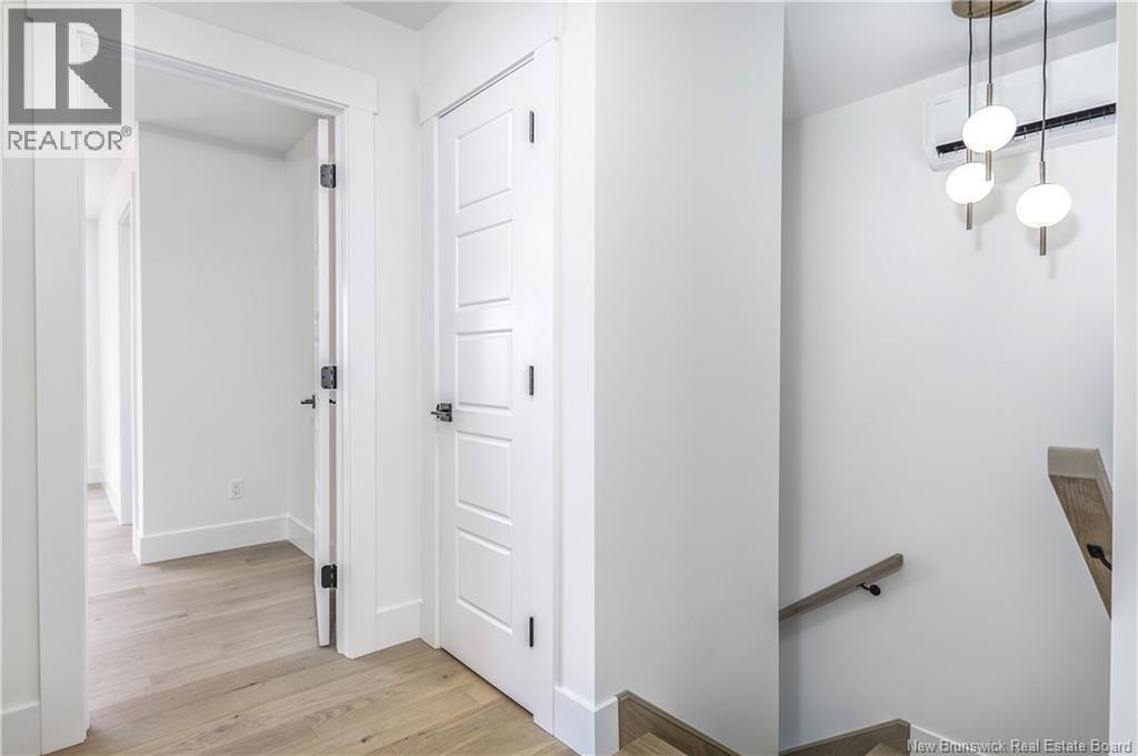 199 Runneymeade Road - 14