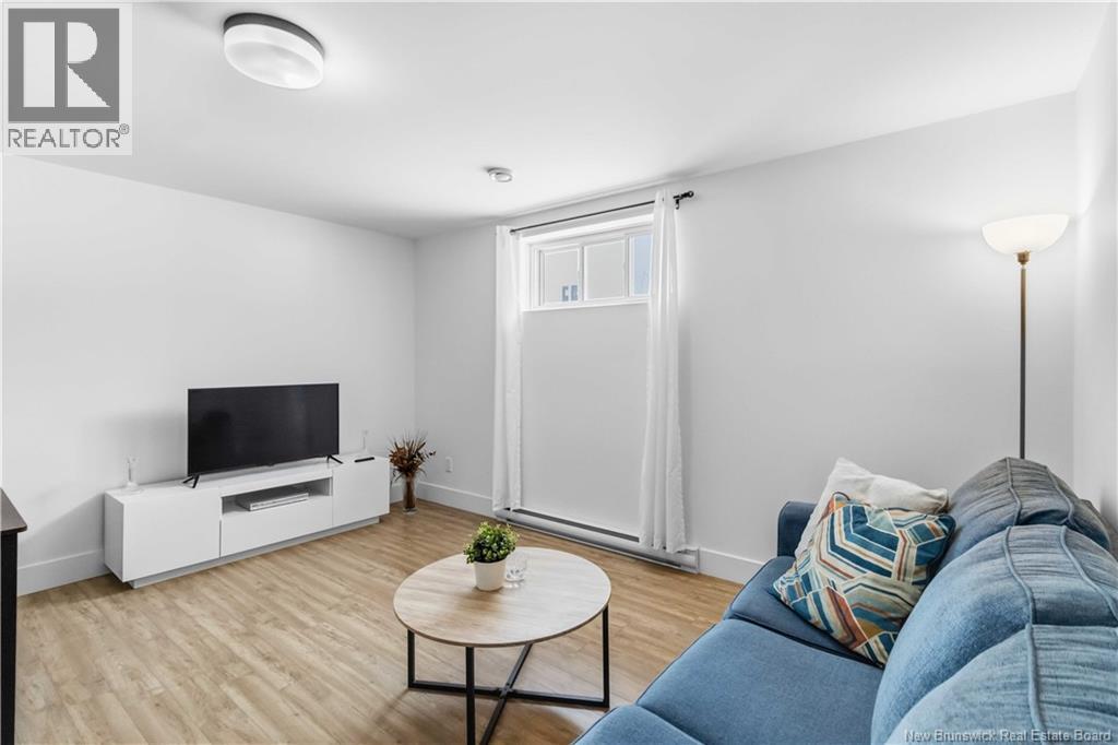 199 Runneymeade Road - 29