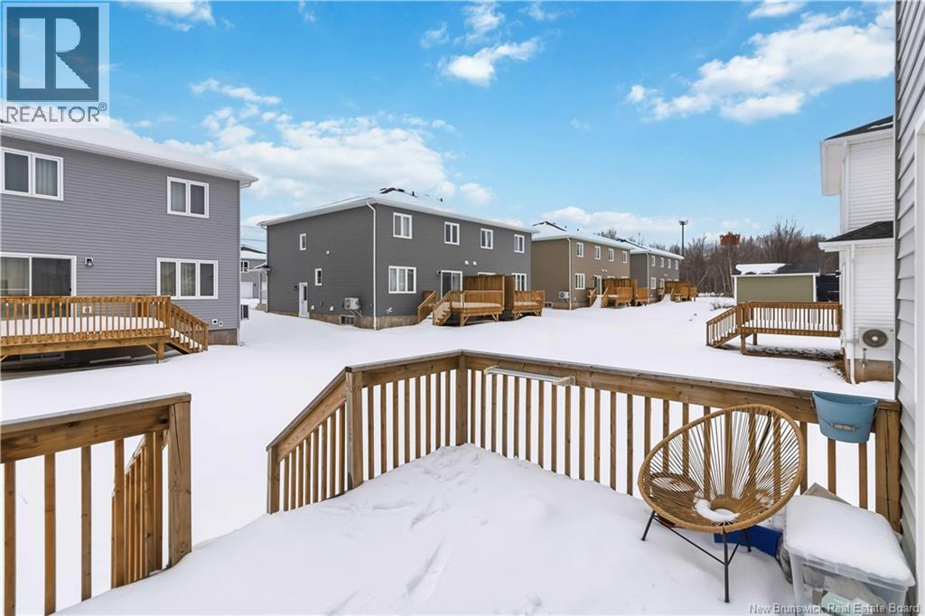 199 Runneymeade Road - 43