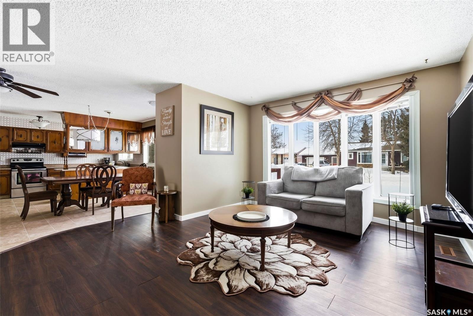 303 2nd AVENUE W - Photo 3 of 38, Montmartre, Saskatchewan