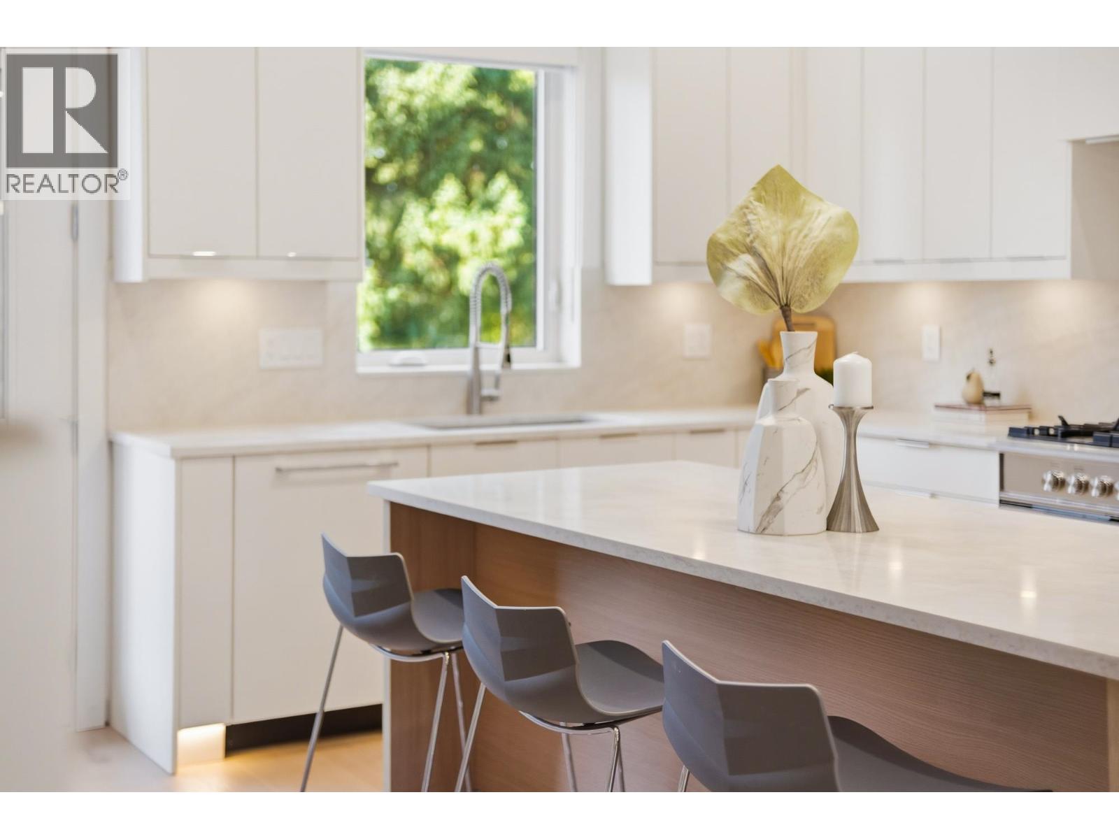 1 6139 ASHWORTH AVENUE, Burnaby