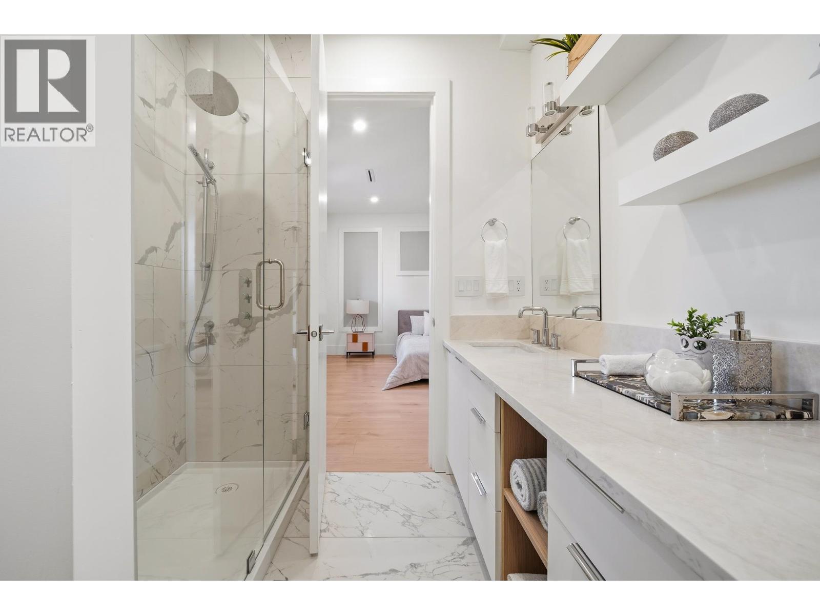 1 6139 ASHWORTH AVENUE, Burnaby