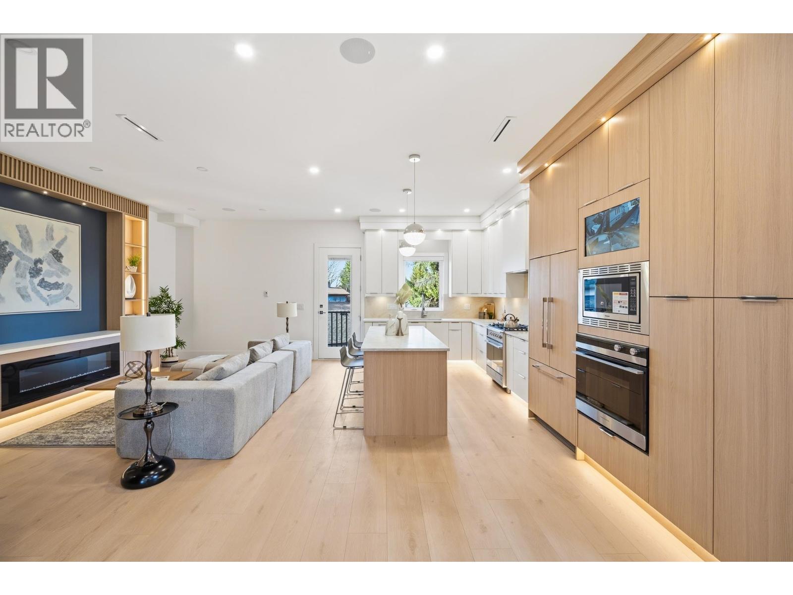 1 6139 ASHWORTH AVENUE, Burnaby