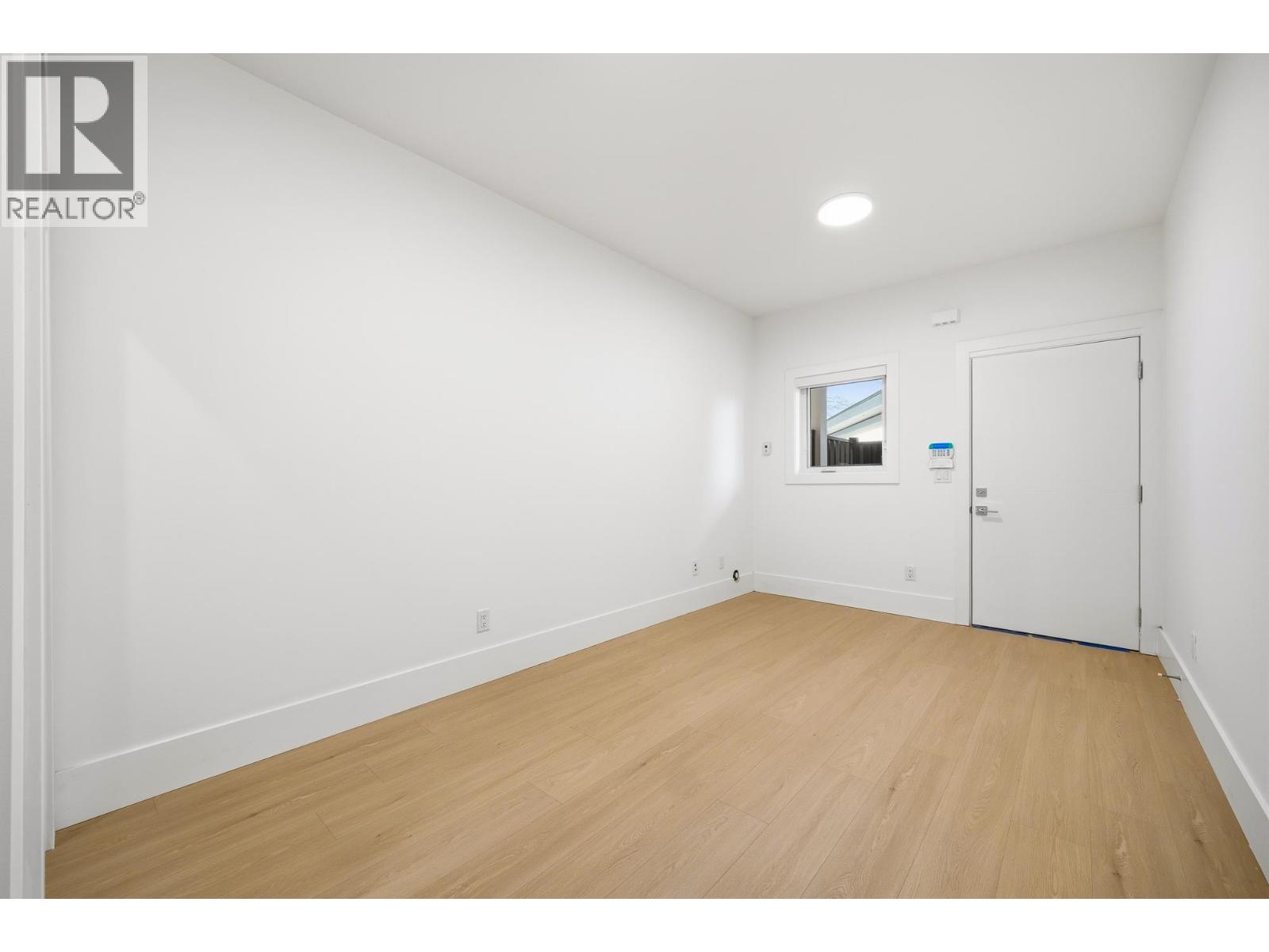 1 6139 ASHWORTH AVENUE, Burnaby