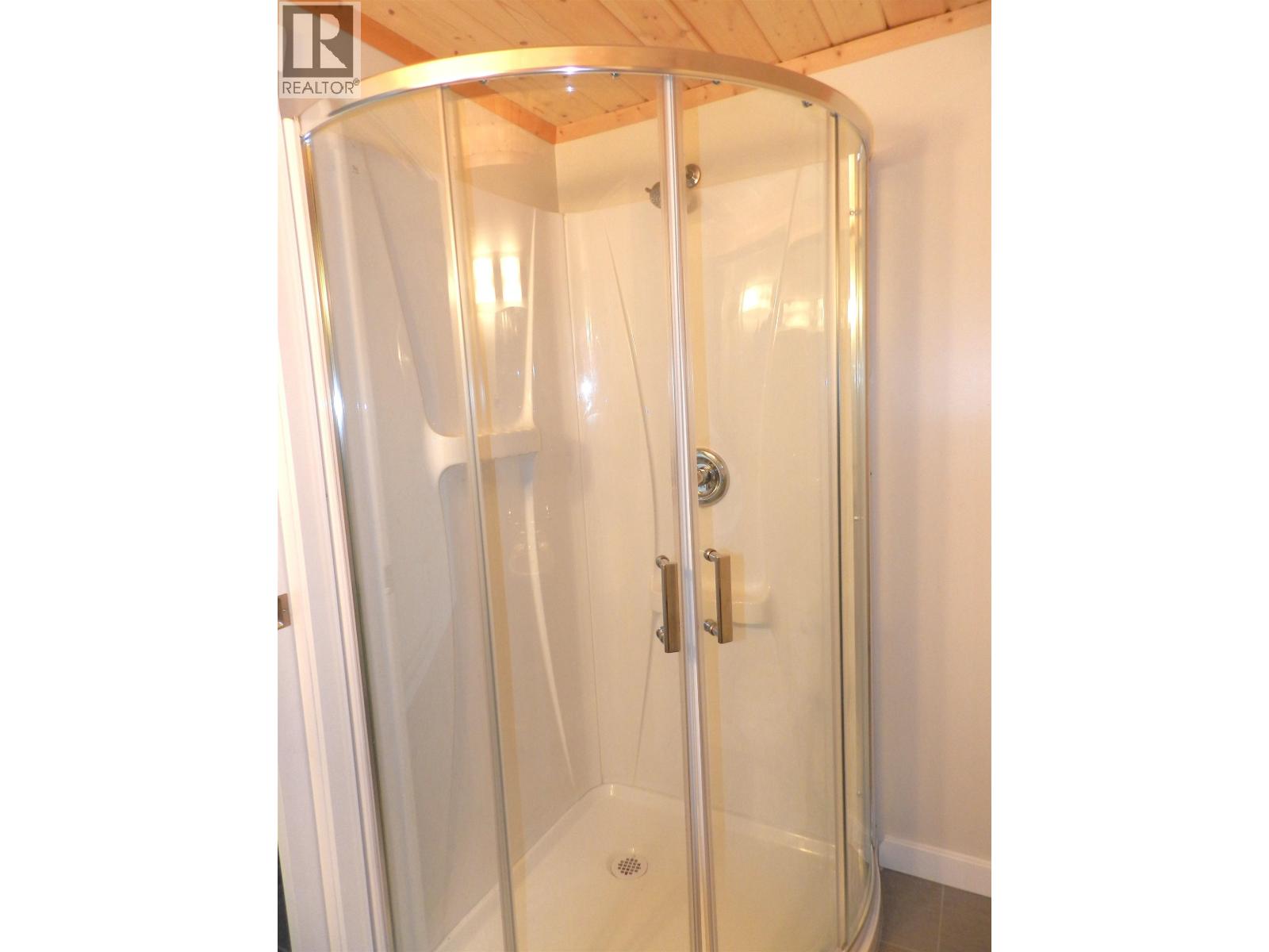 4902 LAUREL AVENUE, Sechelt