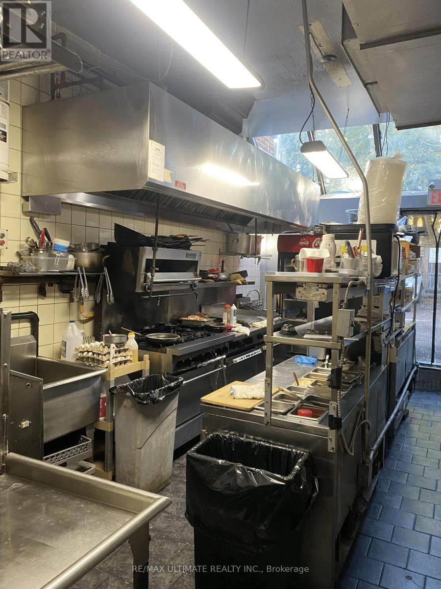 3401 YONGE STREET - Photo 4 of 5, Toronto (Lawrence Park North), Ontario