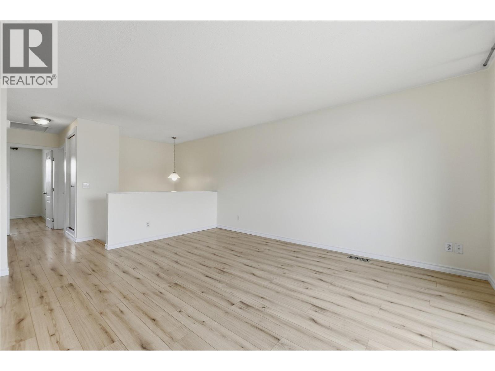 877 Tataryn Road, Kelowna