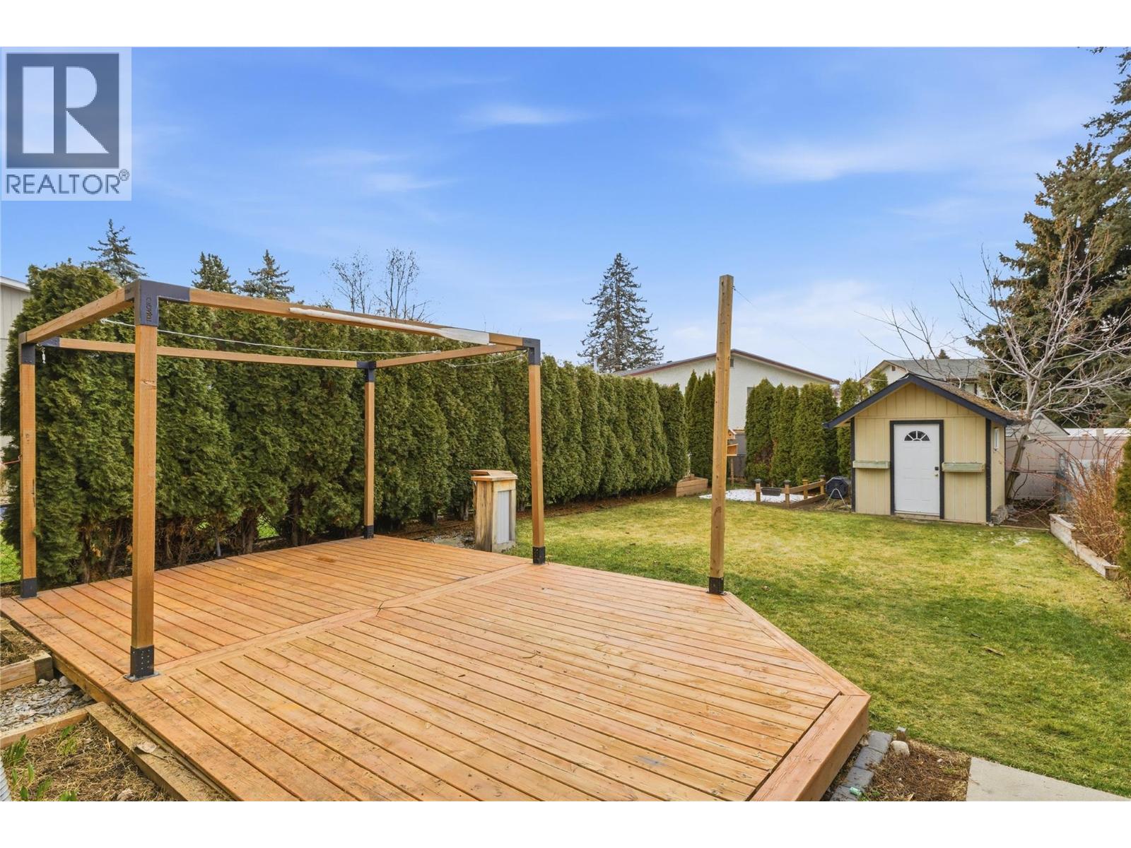 877 Tataryn Road, Kelowna