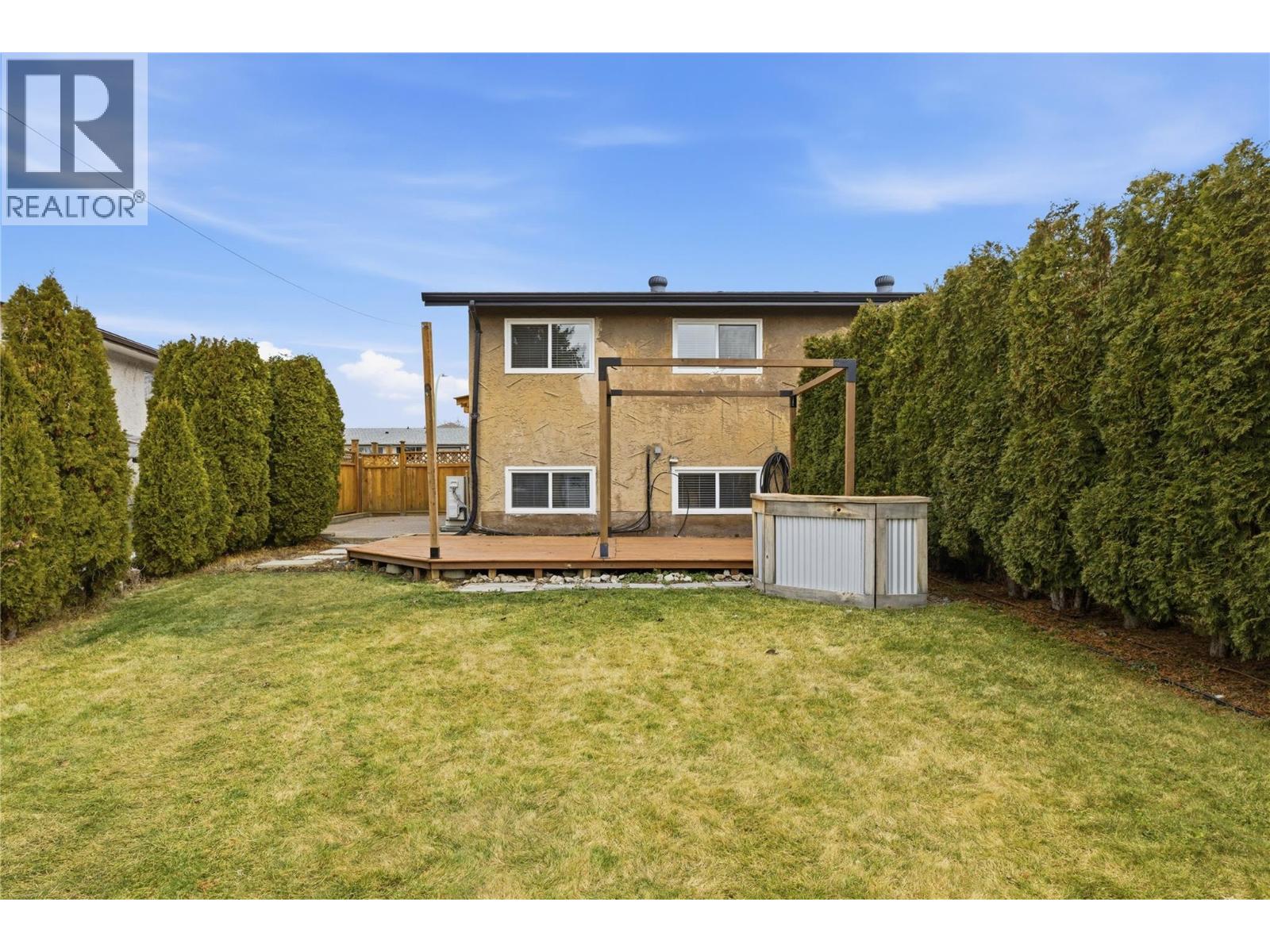 877 Tataryn Road, Kelowna