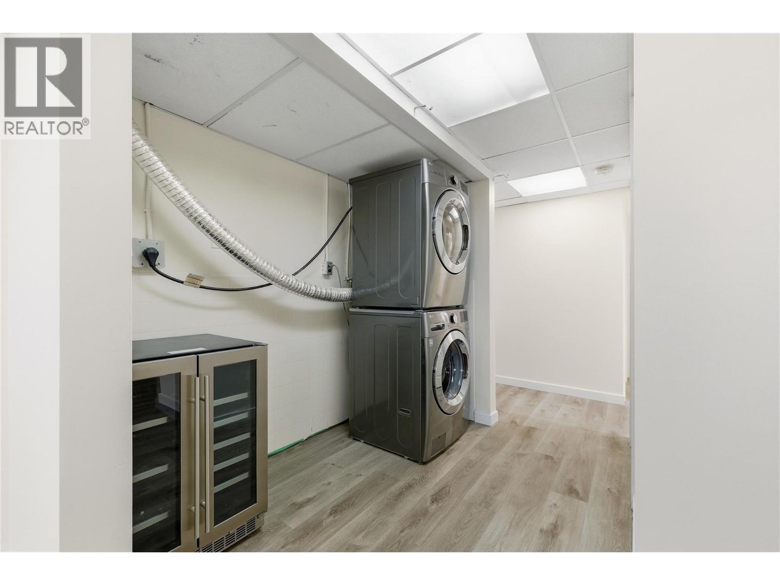 877 Tataryn Road, Kelowna