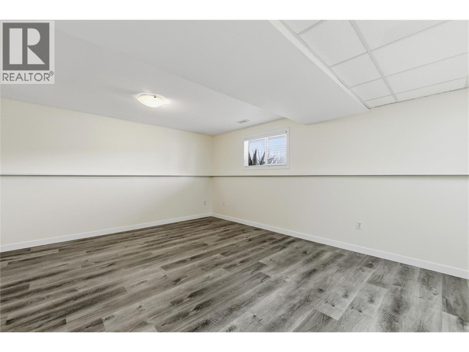 877 Tataryn Road, Kelowna