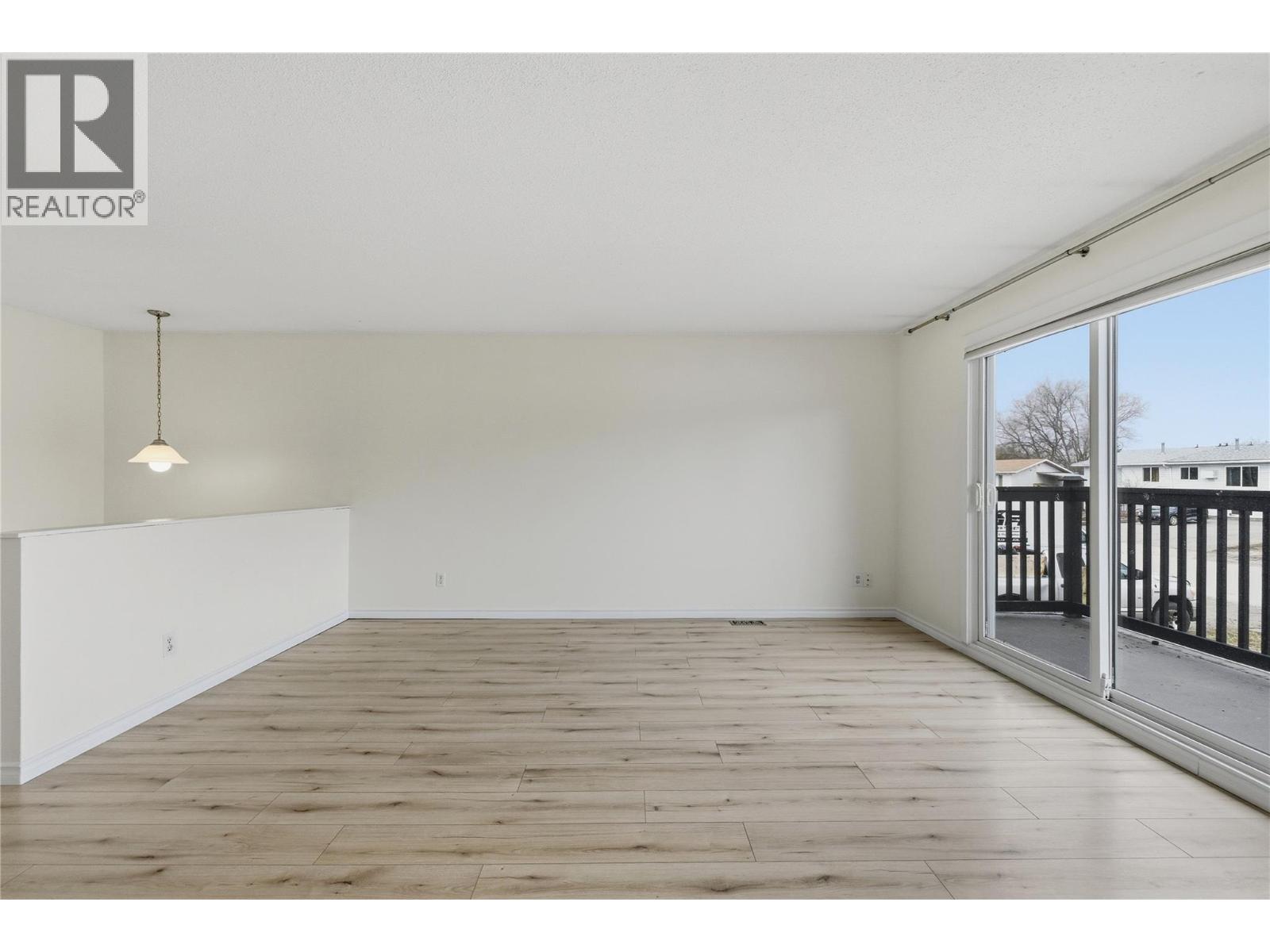 877 Tataryn Road, Kelowna