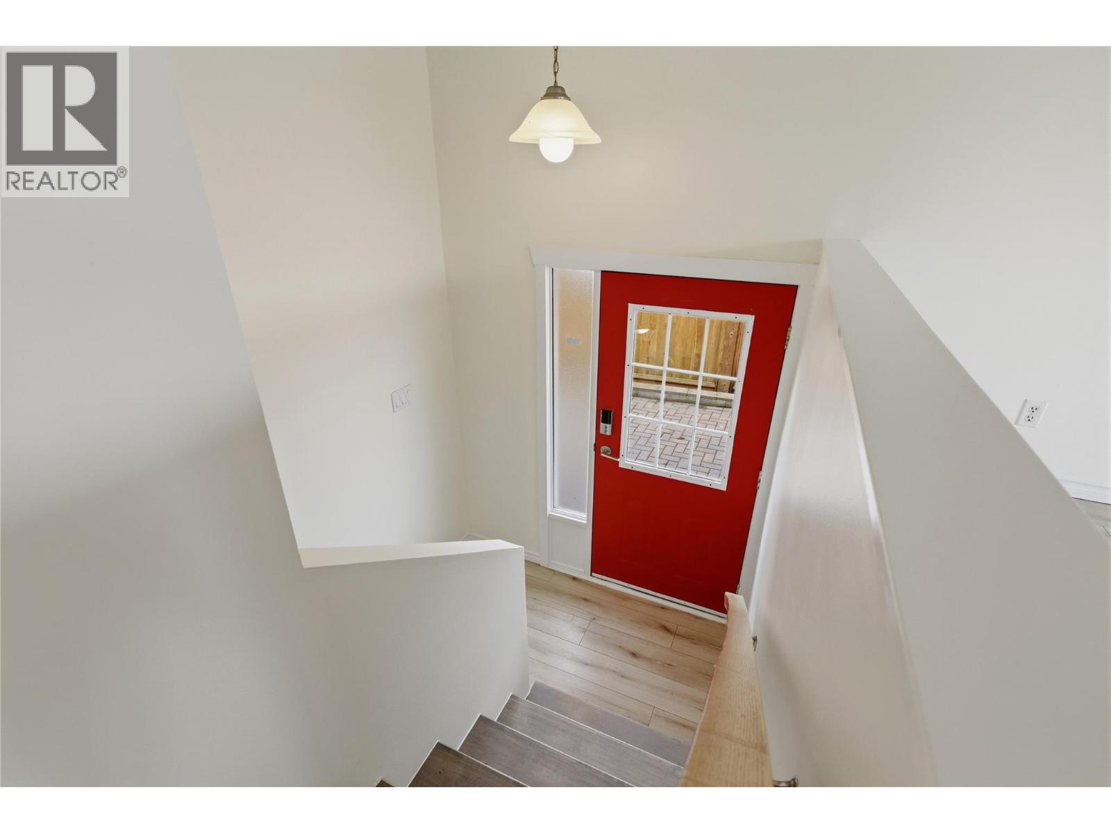 877 Tataryn Road, Kelowna