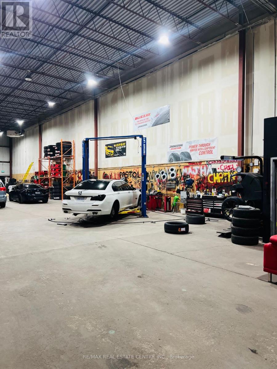 2070 Steeles Avenue 19