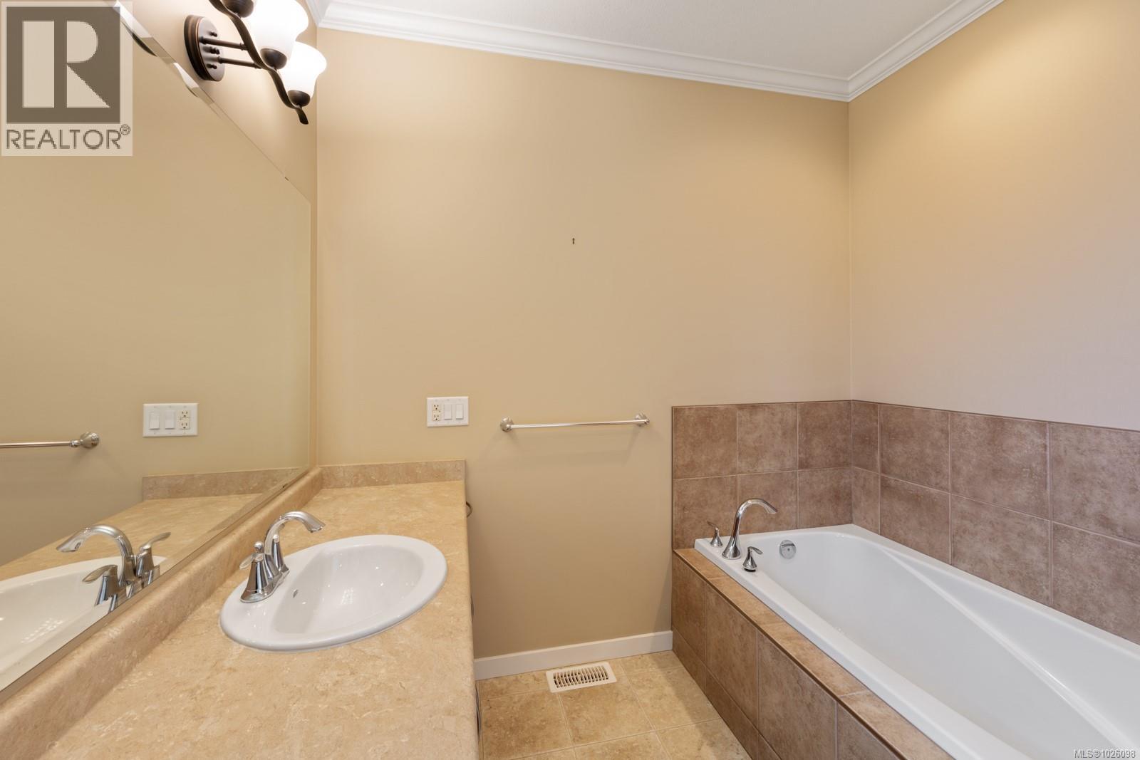 16 730 Aspen Rd, Comox