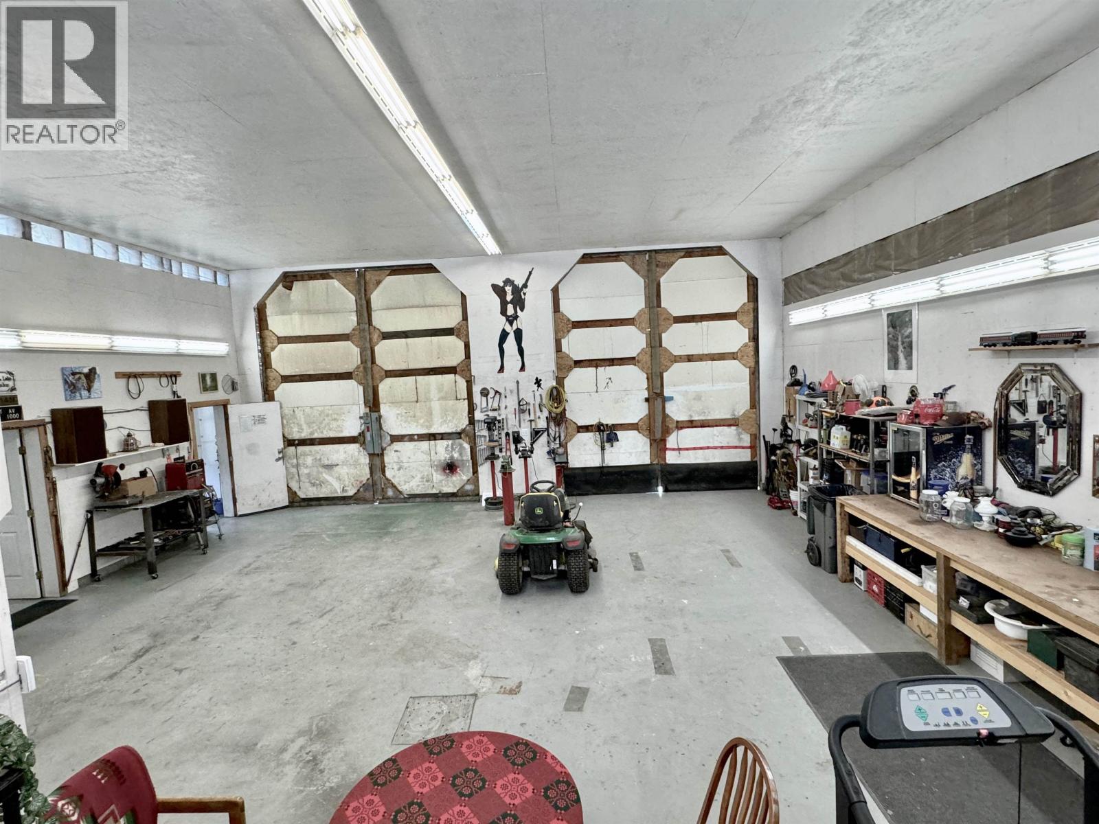 7028 N NETHERLAND ROAD, Lone Butte