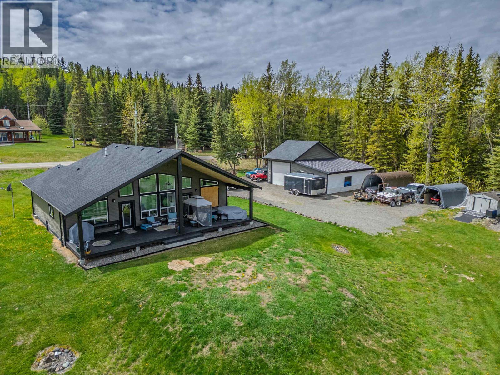 6199 HUNT ROAD - Photo 2 of 33, 100 Mile House, British Columbia