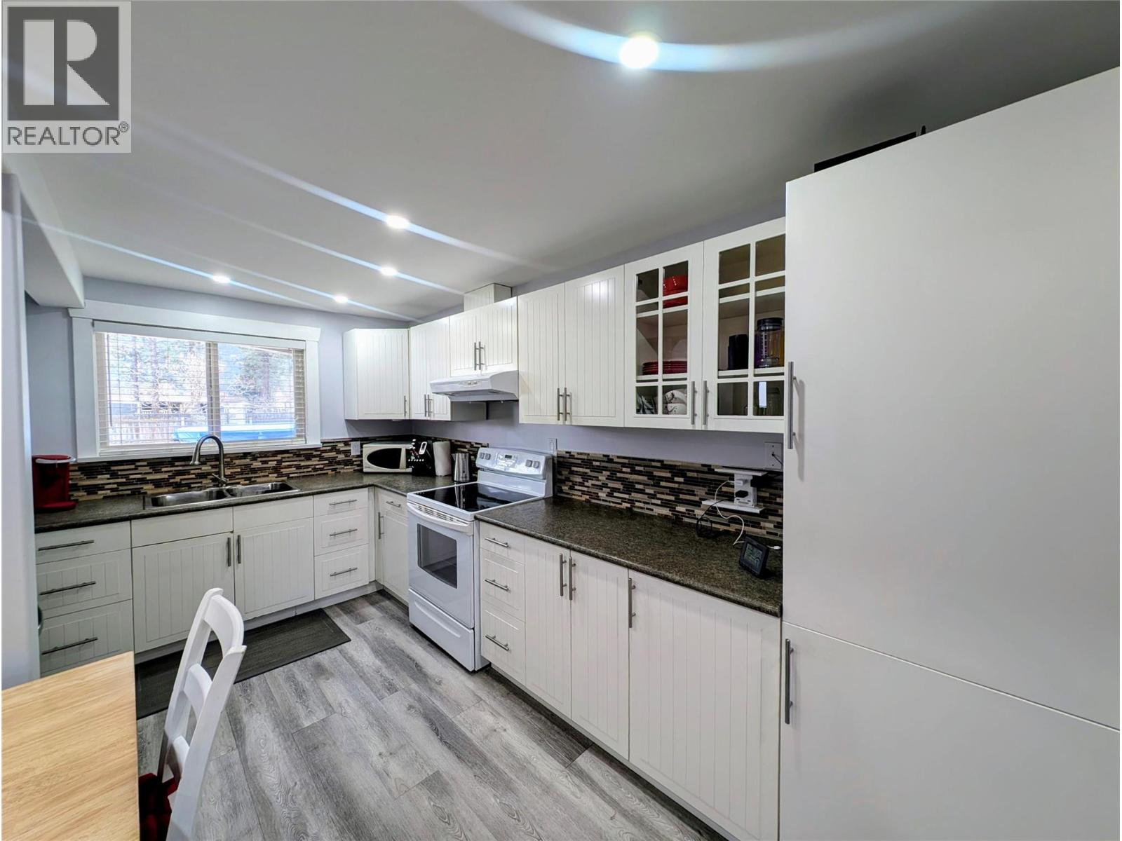 448 Dodding Avenue, Merritt