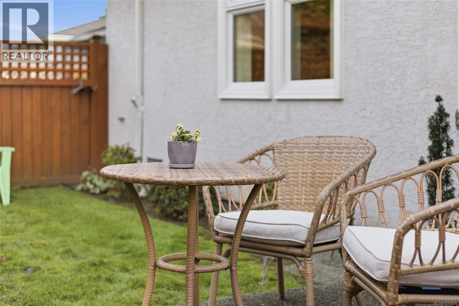 11 10055 Fifth St, Sidney