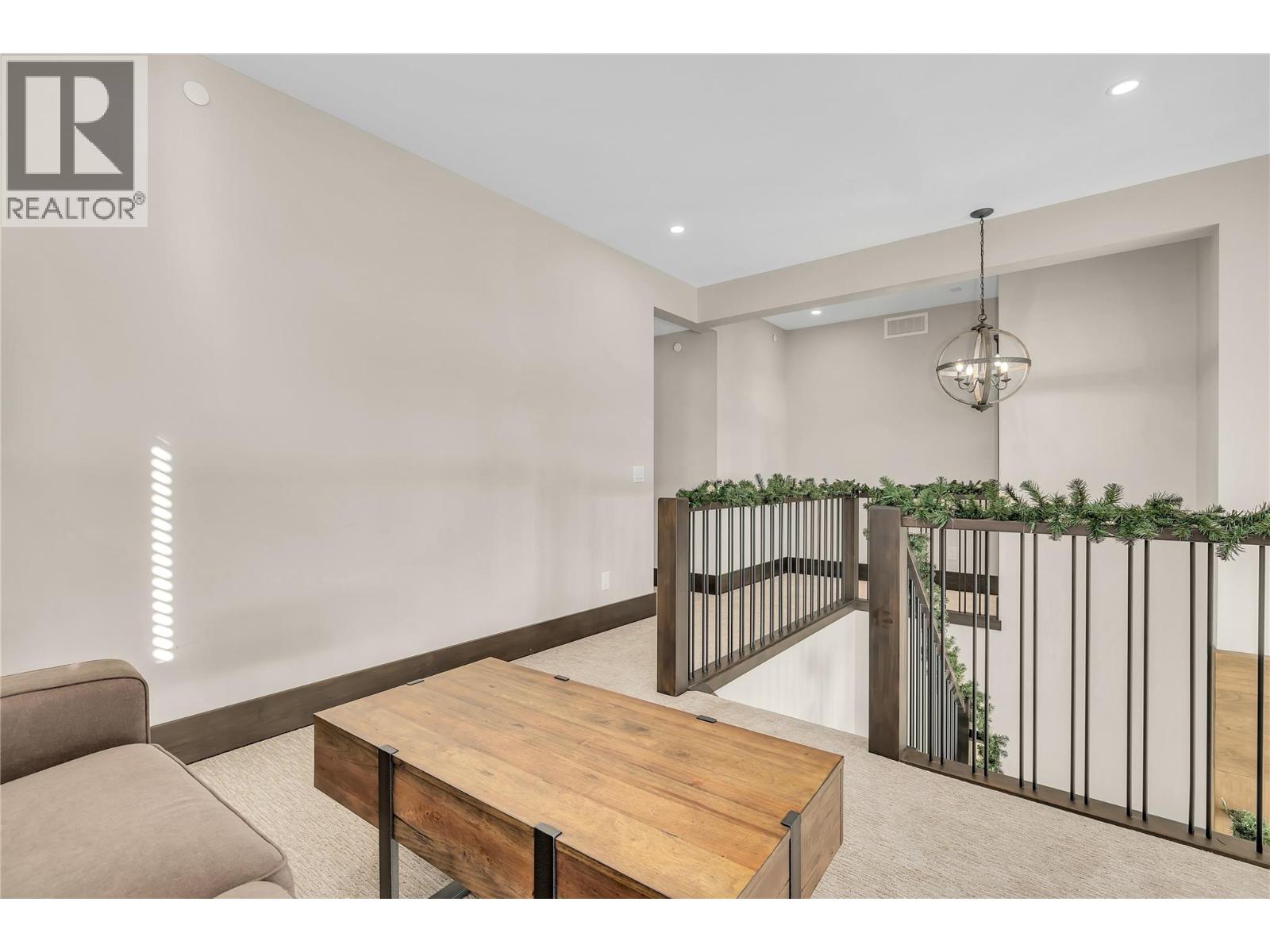 550 Feathertop Way, Big White