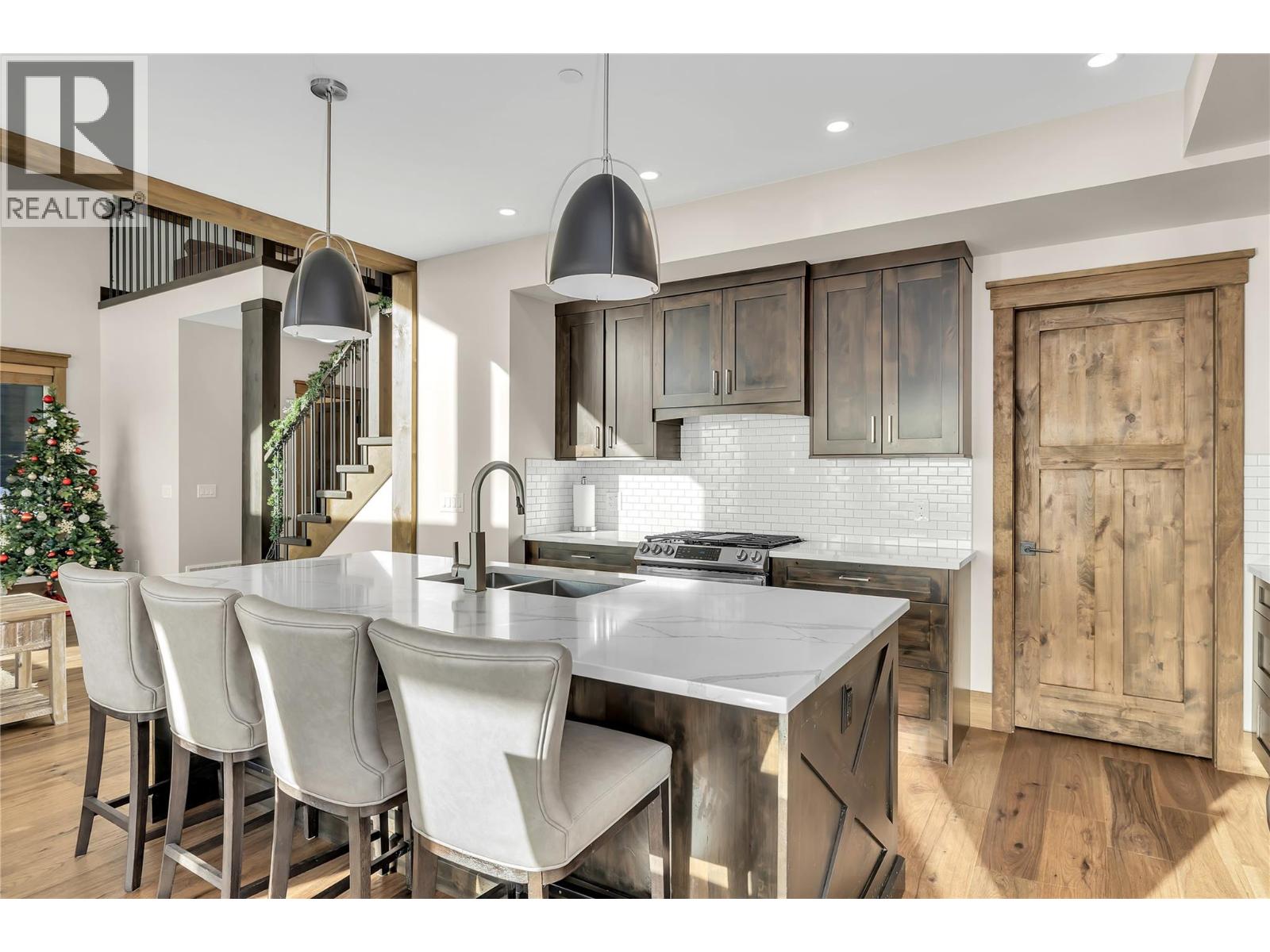 550 Feathertop Way, Big White