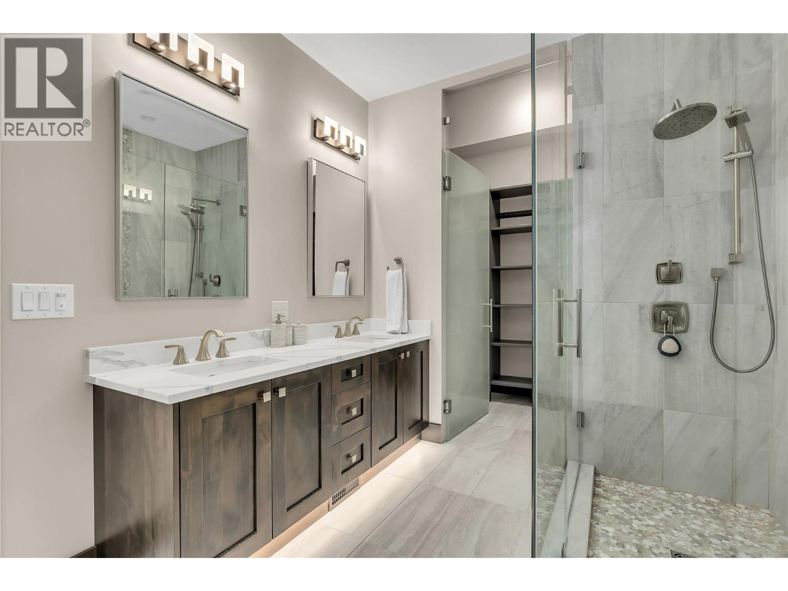 550 Feathertop Way, Big White