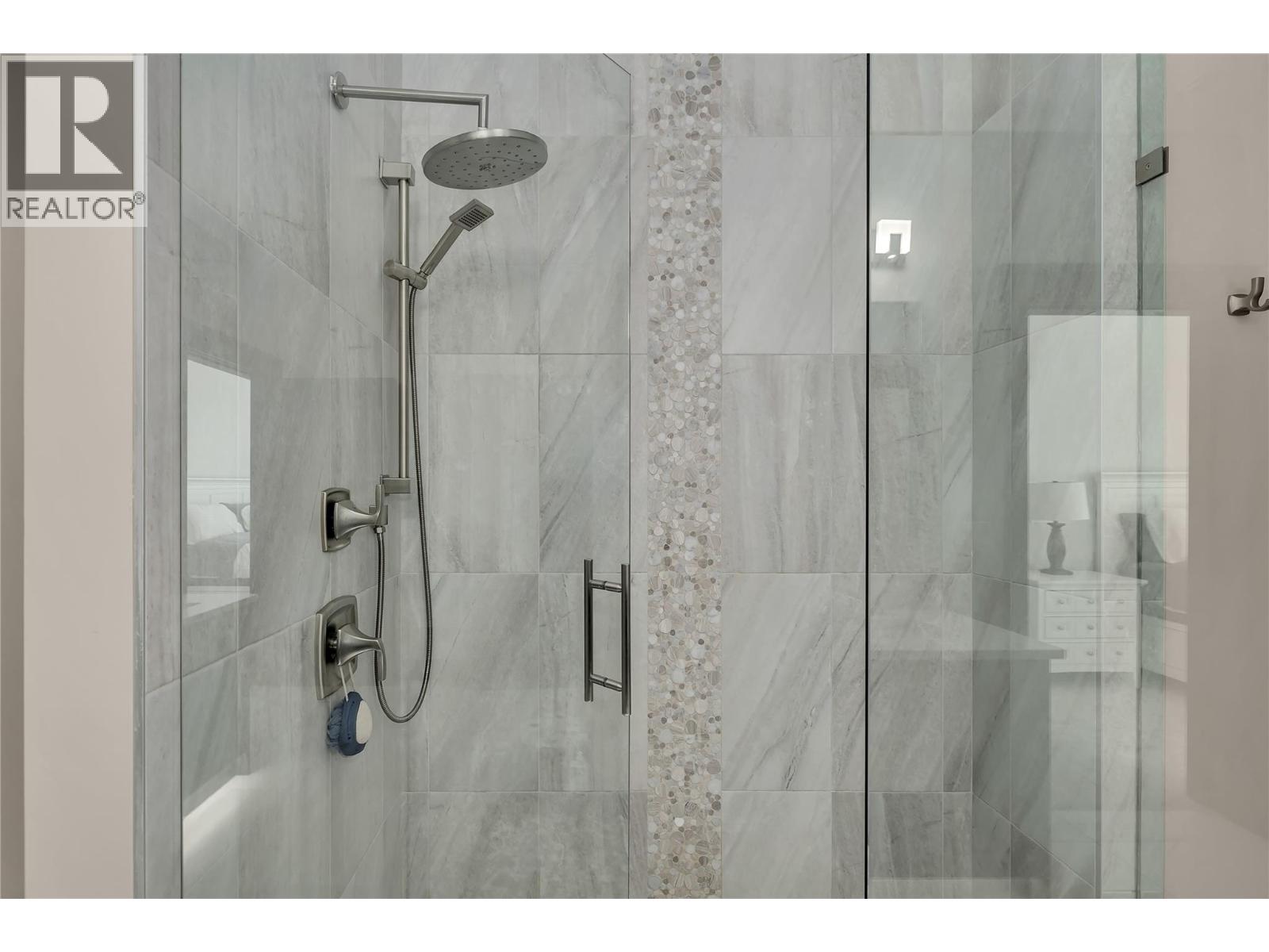 550 Feathertop Way, Big White