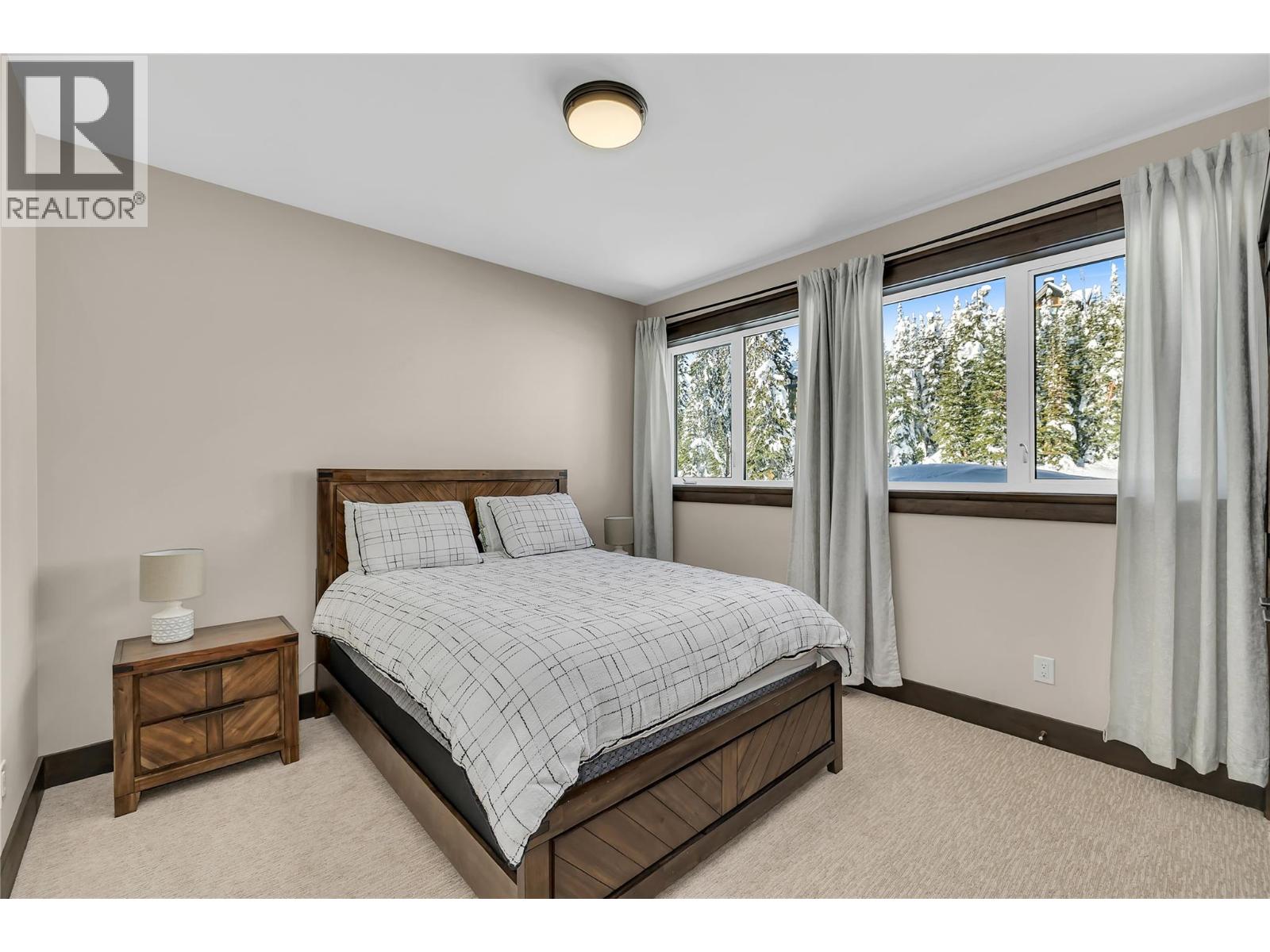 550 Feathertop Way, Big White