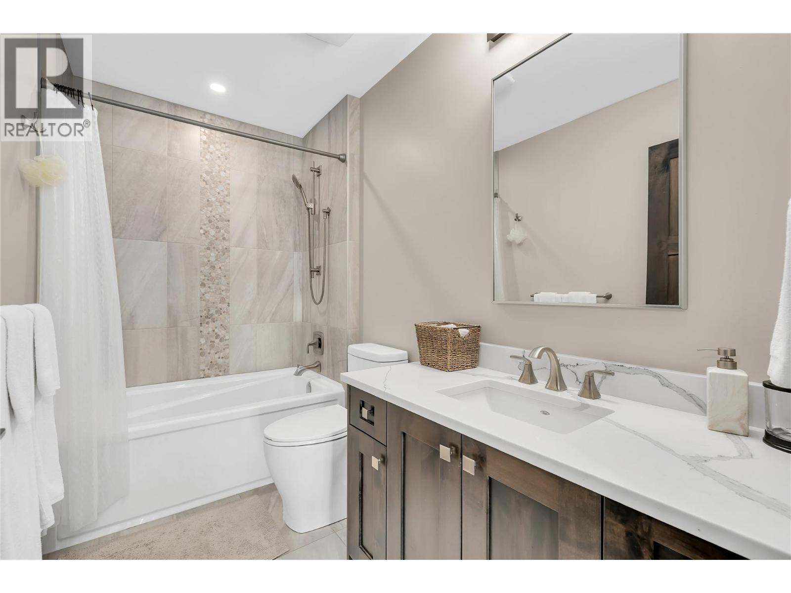 550 Feathertop Way, Big White