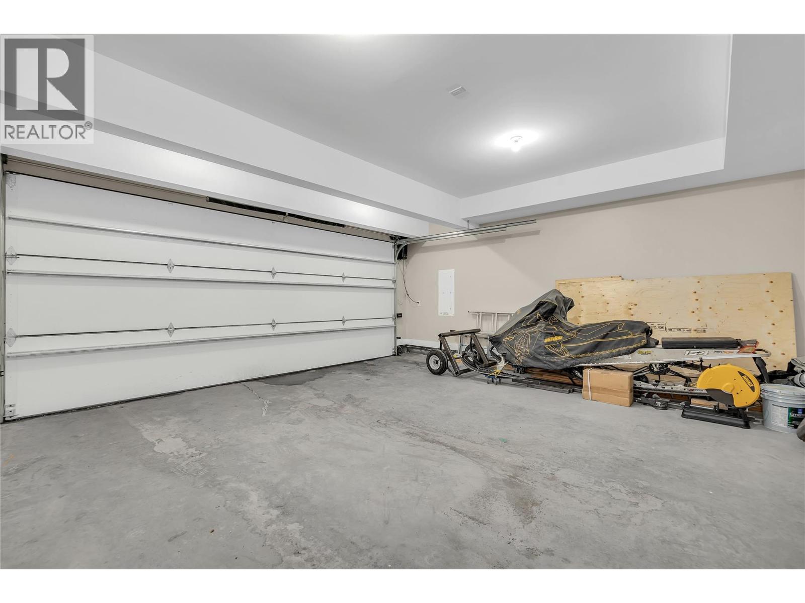 550 Feathertop Way, Big White