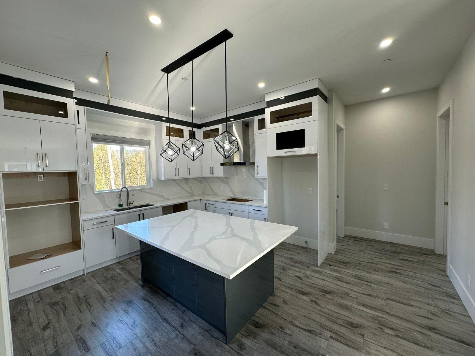 32651 CUNNINGHAM AVENUE, Mission