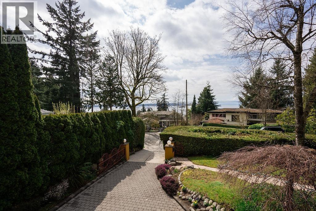 2635 ROSEBERY AVENUE, West Vancouver