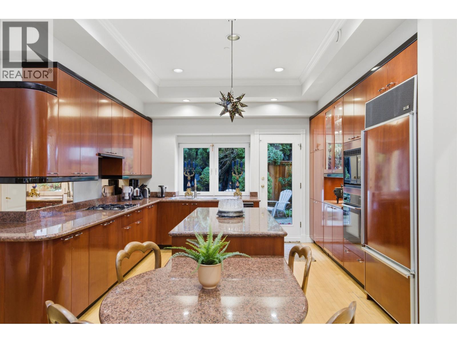 2635 ROSEBERY AVENUE, West Vancouver