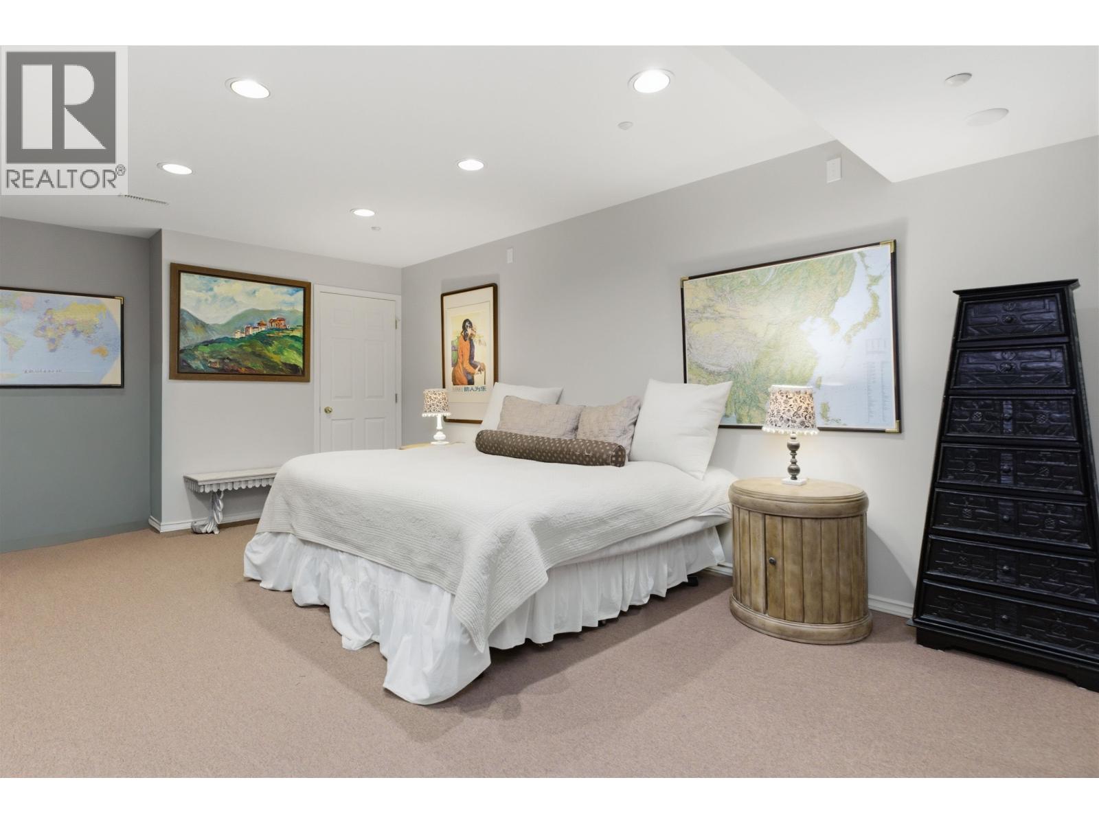 2635 ROSEBERY AVENUE, West Vancouver