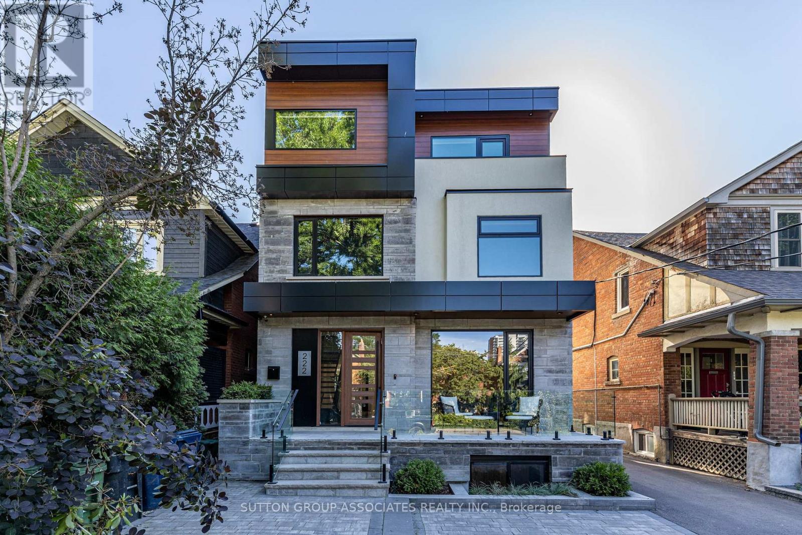 222 Wychwood Avenue Lower