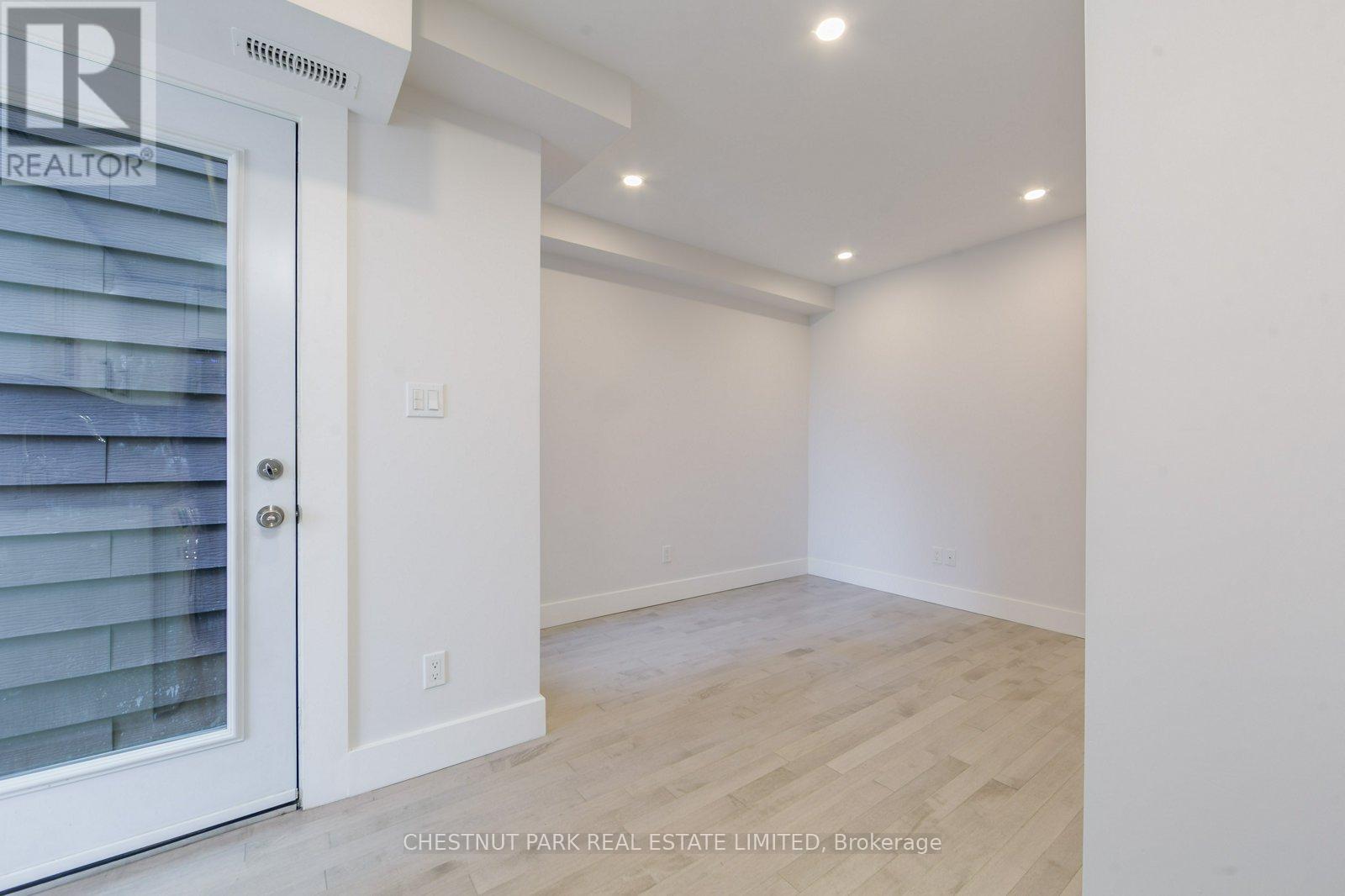 MAIN - 379 ST CLARENS AVENUE - Photo 4 of 14, Toronto (Dufferin Grove), Ontario