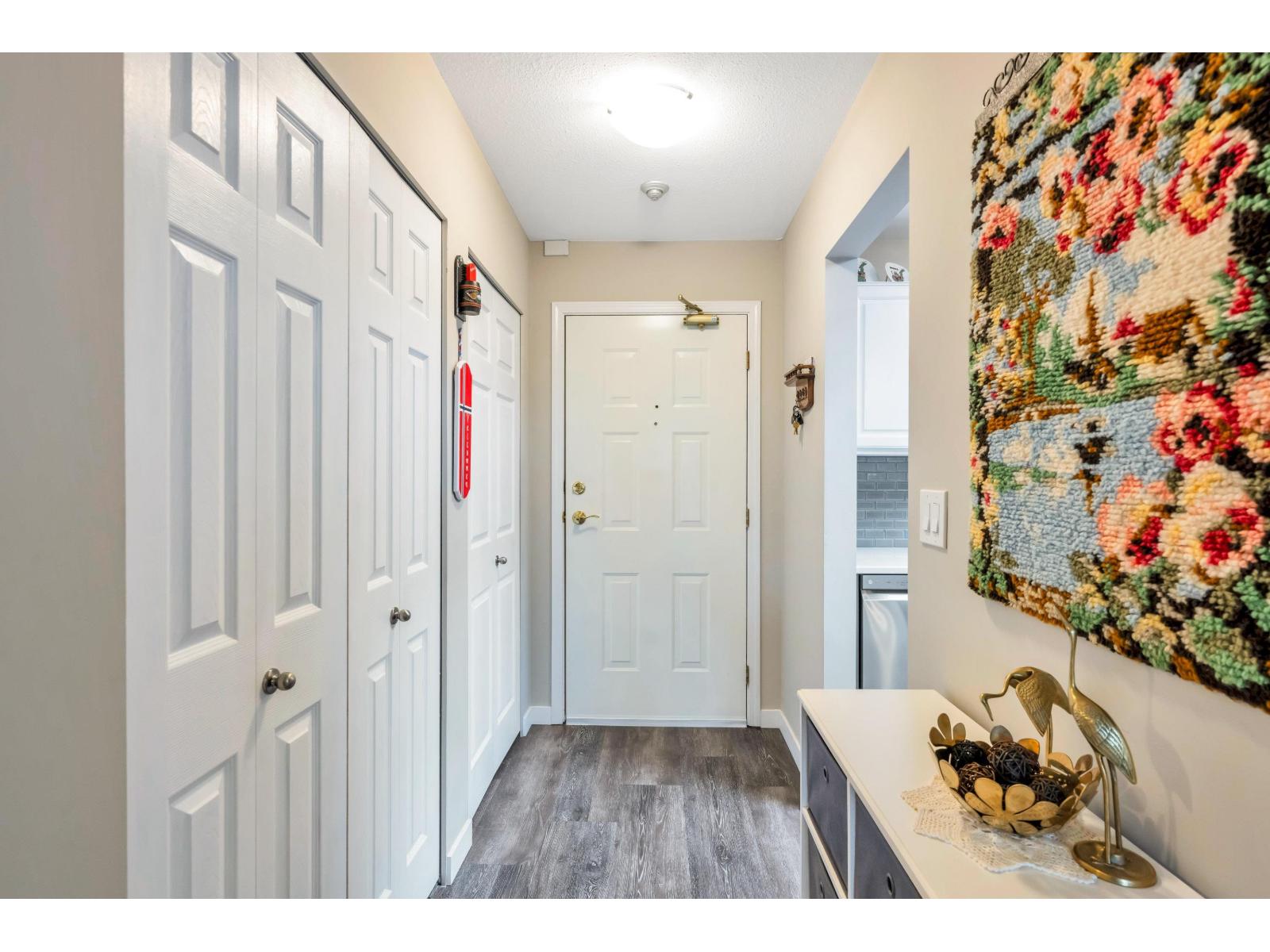 306 14950 THRIFT AVENUE, White Rock