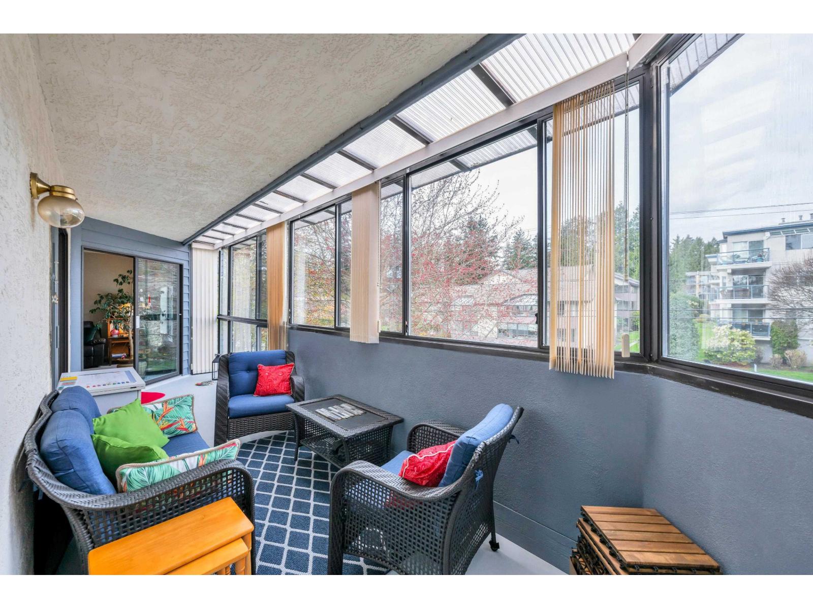 306 14950 THRIFT AVENUE, White Rock