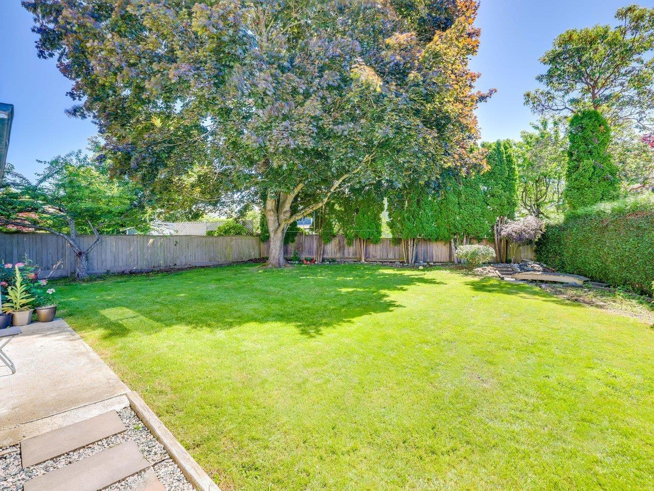 14084 17B AVENUE, Surrey