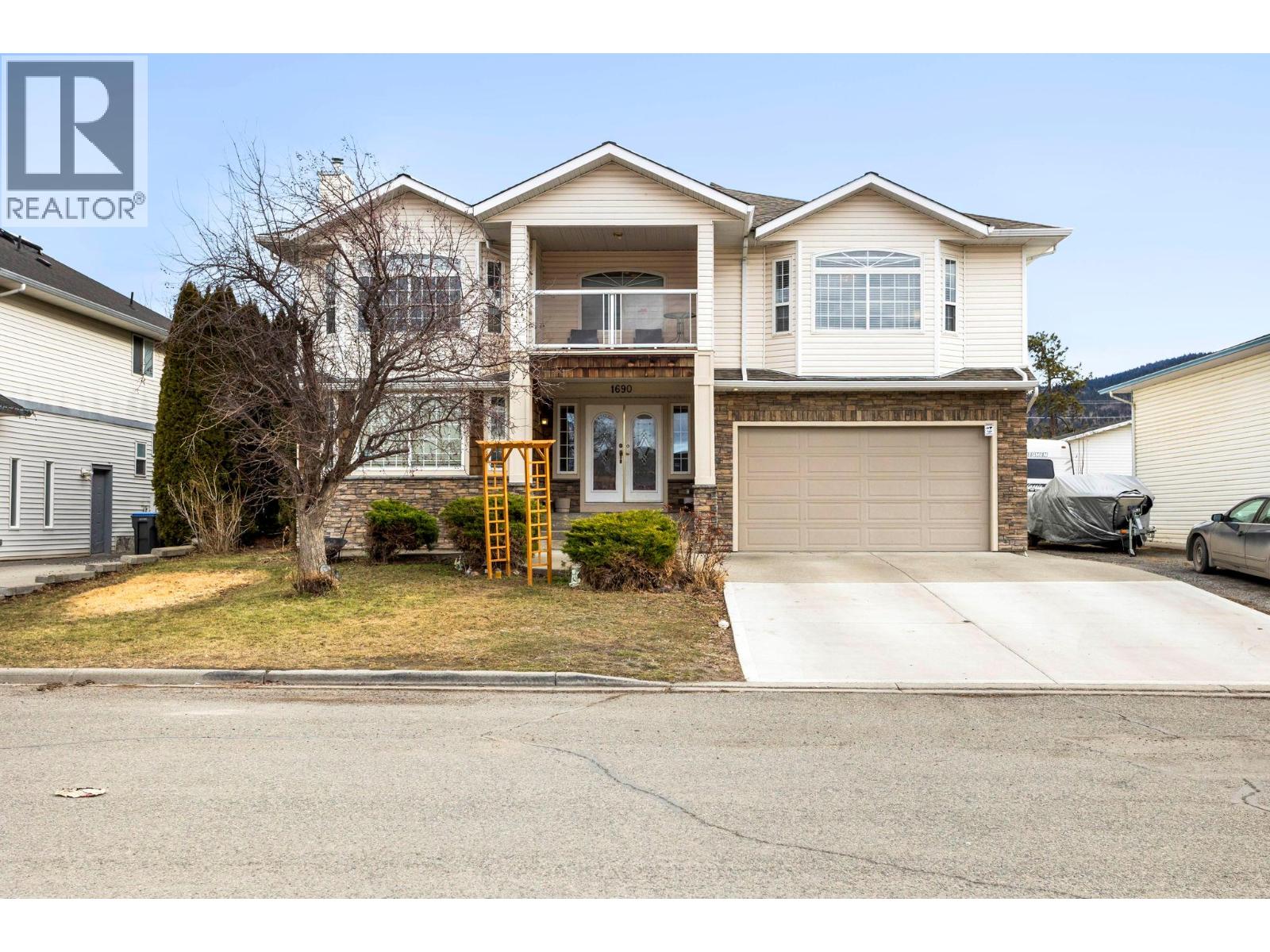 1690 Bann Street - 1