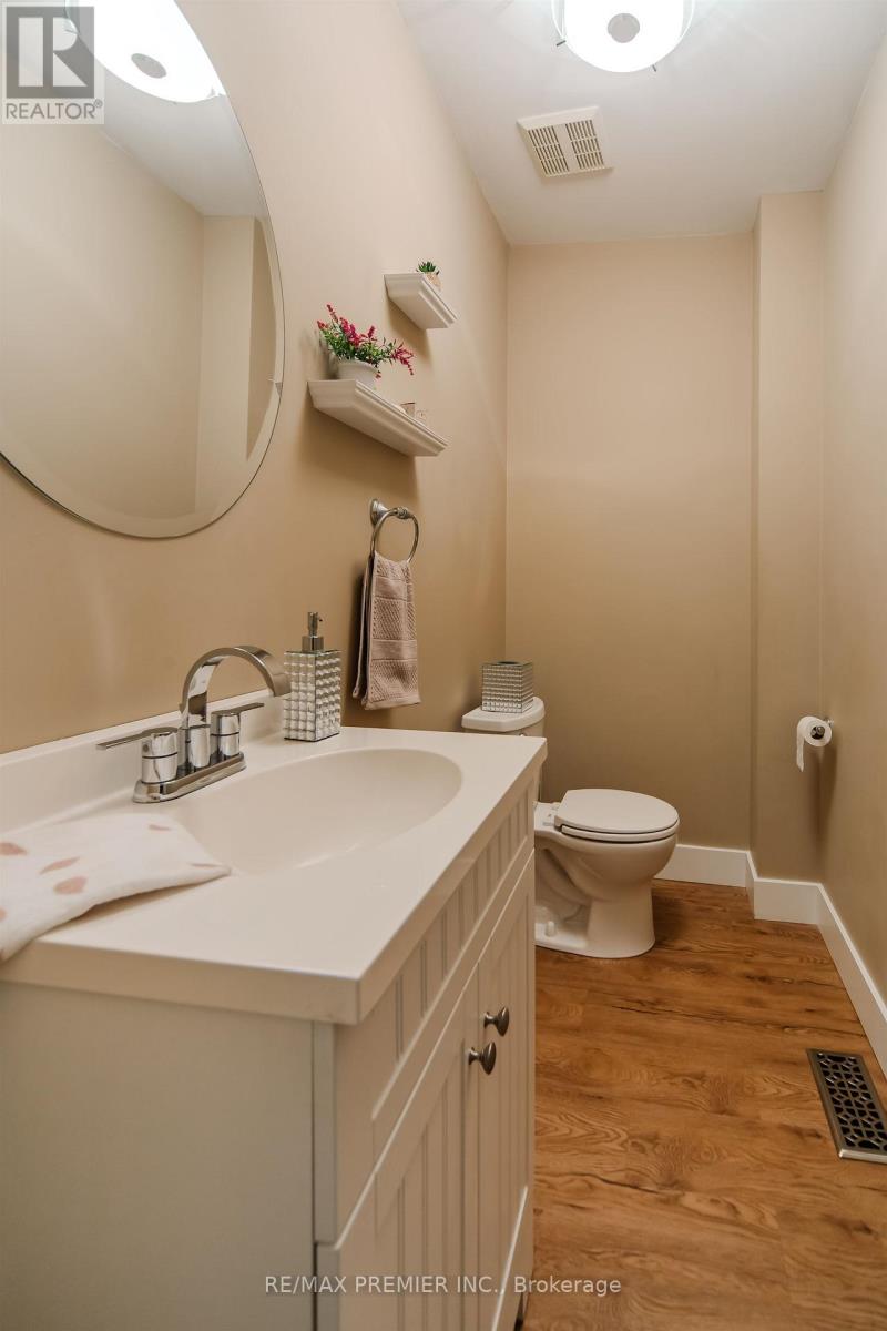 17 VILLANDRY CRESCENT - 13