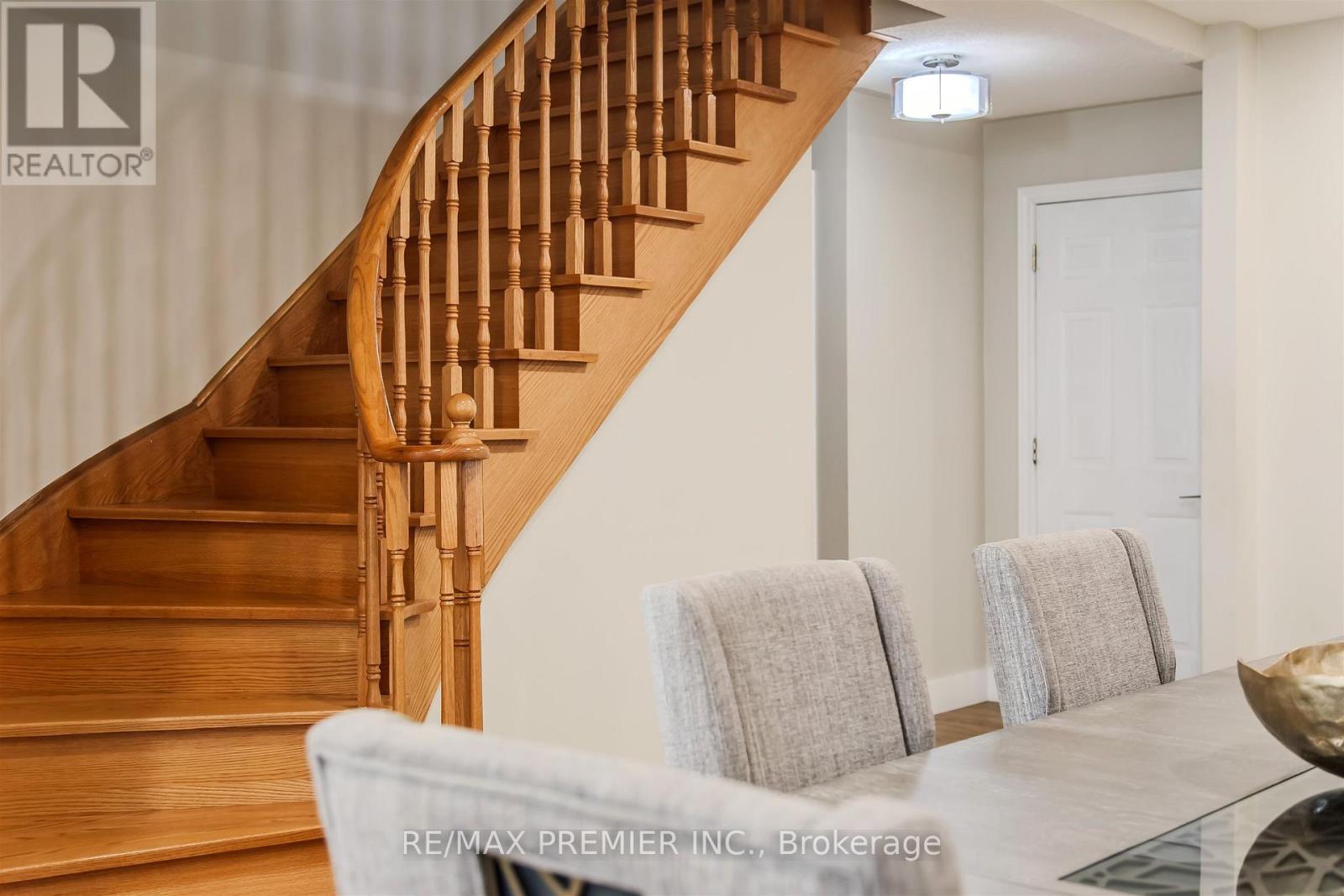 17 VILLANDRY CRESCENT - 14