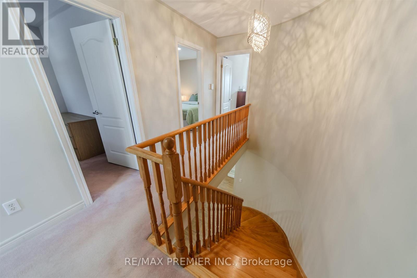 17 VILLANDRY CRESCENT - 15