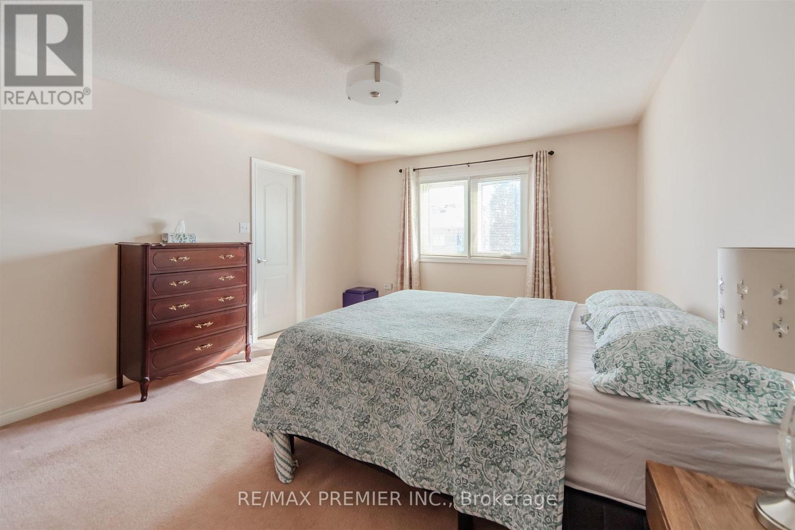 17 VILLANDRY CRESCENT - 18