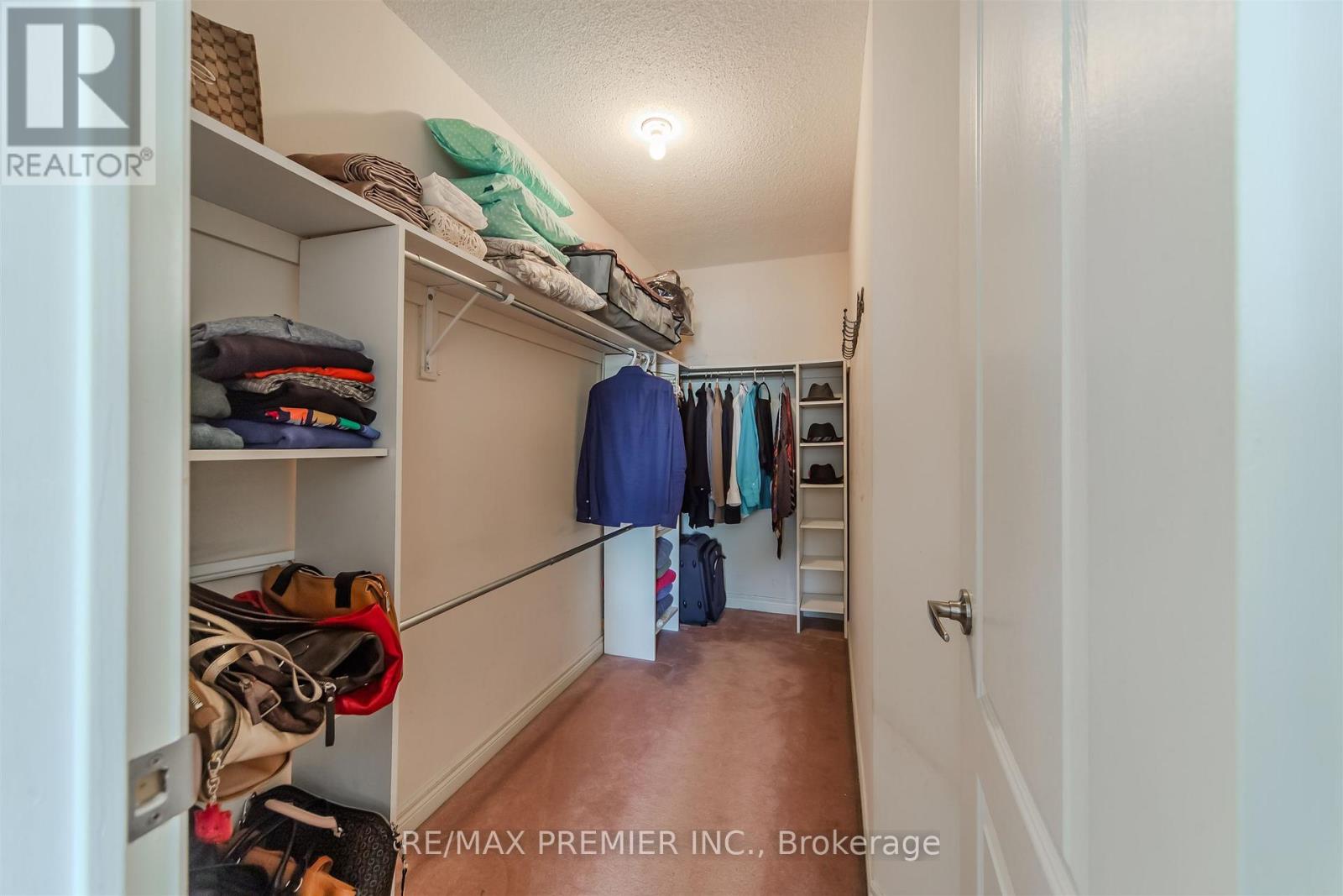 17 VILLANDRY CRESCENT - 21