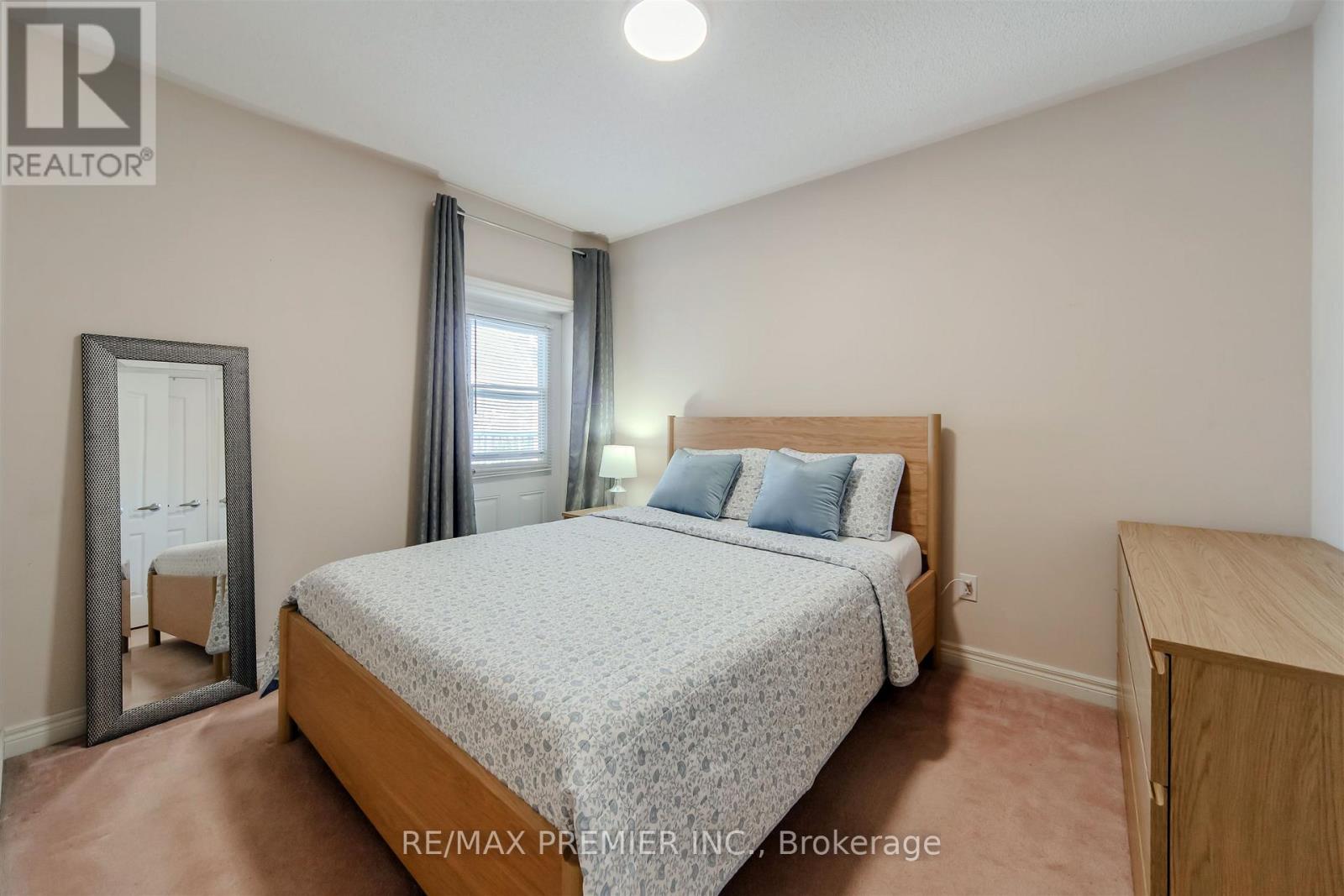 17 VILLANDRY CRESCENT - 23